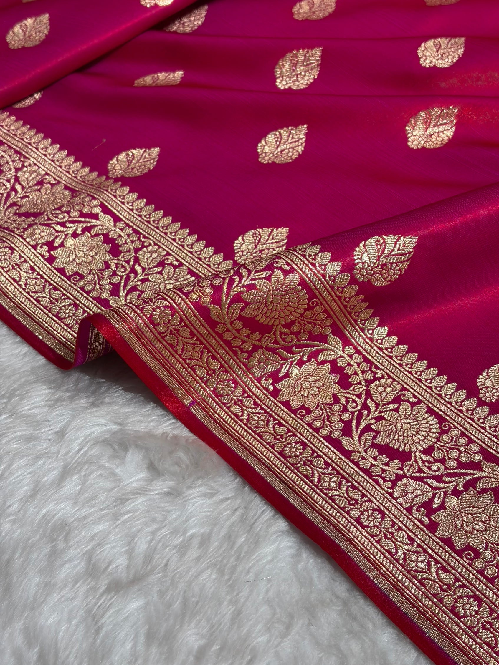 Cross Magenta Shades Booti Pattern Banarasi Satin Silk Saree SS58