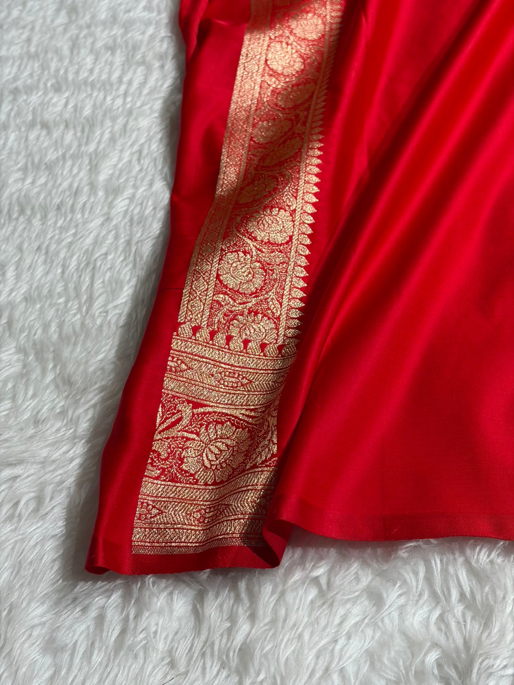 Olive Green-Red Contrast With Banarasi Gotta Patti Boota Katan Silk Saree SKMGP14