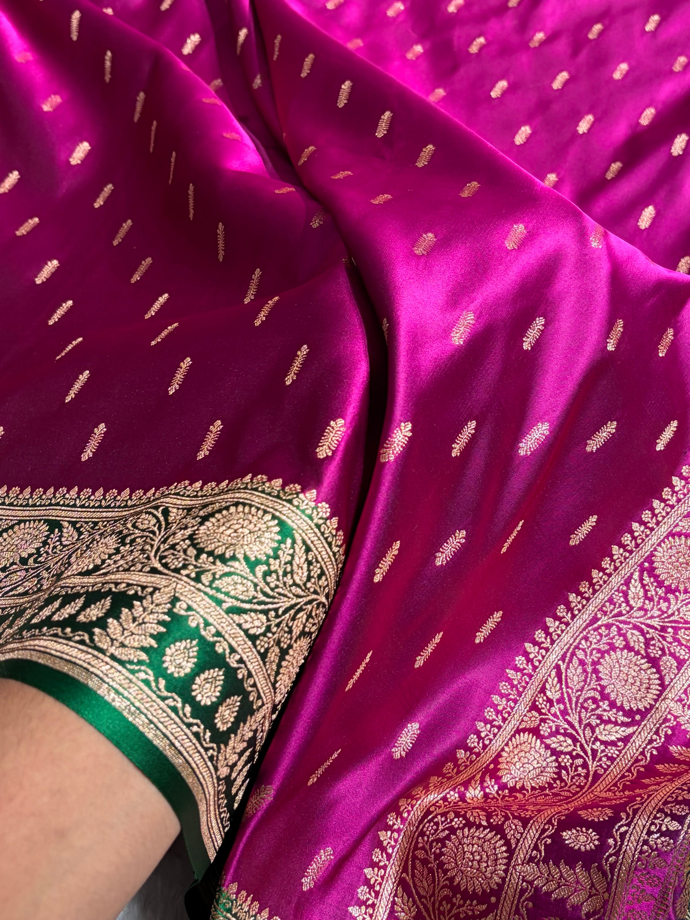 Contrast Wine / Green Floral Booti Banarasi Satin Katan Silk Saree SK14