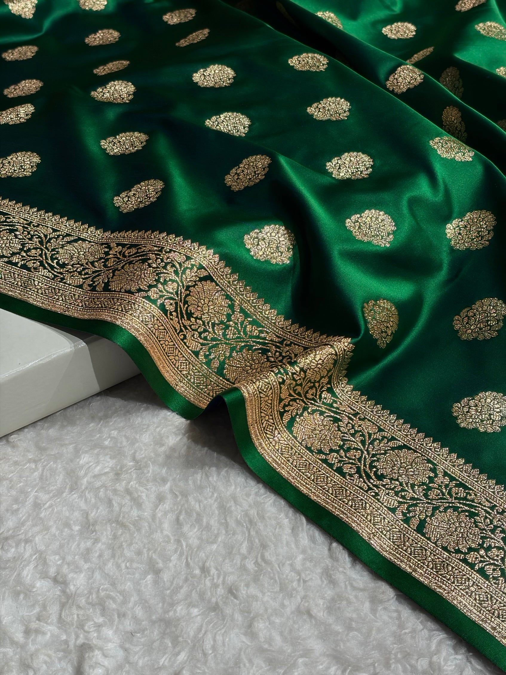 Banarasi Satin Katan Saree With Boota in Cross Green Shades SK109