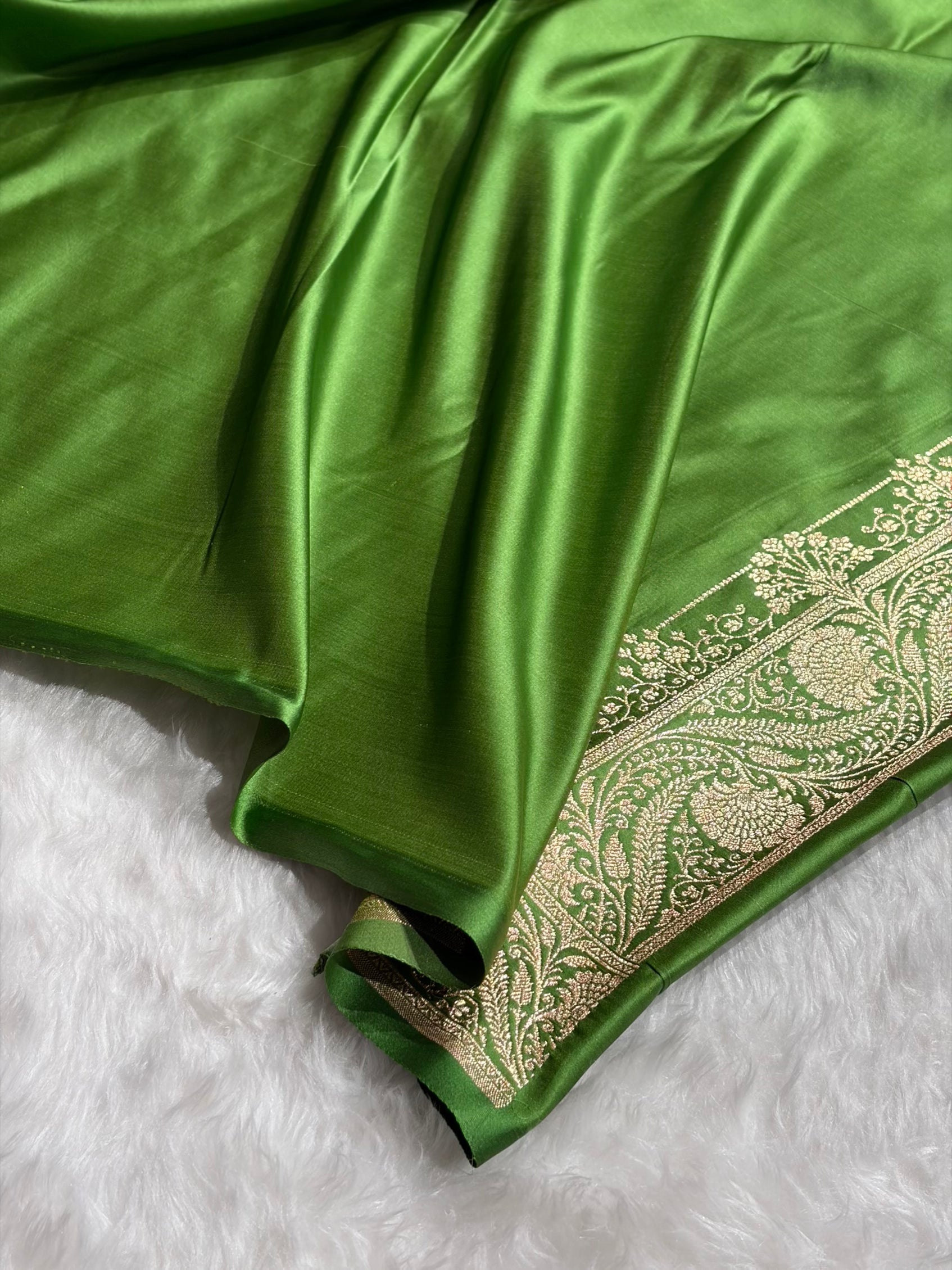 Banarasi Satin Katan Saree Jaal Pattern In Mahndi Green Shades SK133