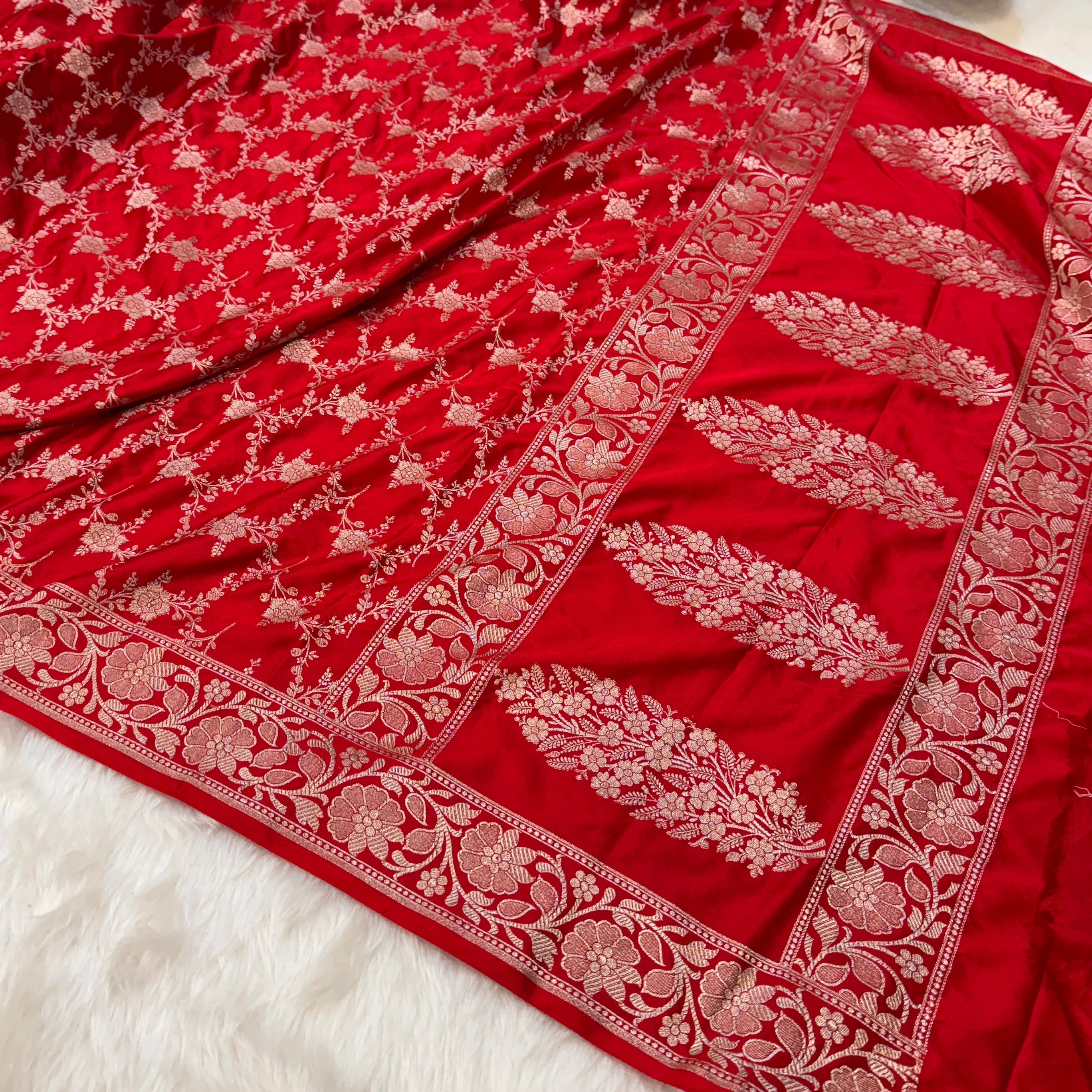 Bridal Red Mashru Silk Banarasi Saree With Jaal Pattern MS71