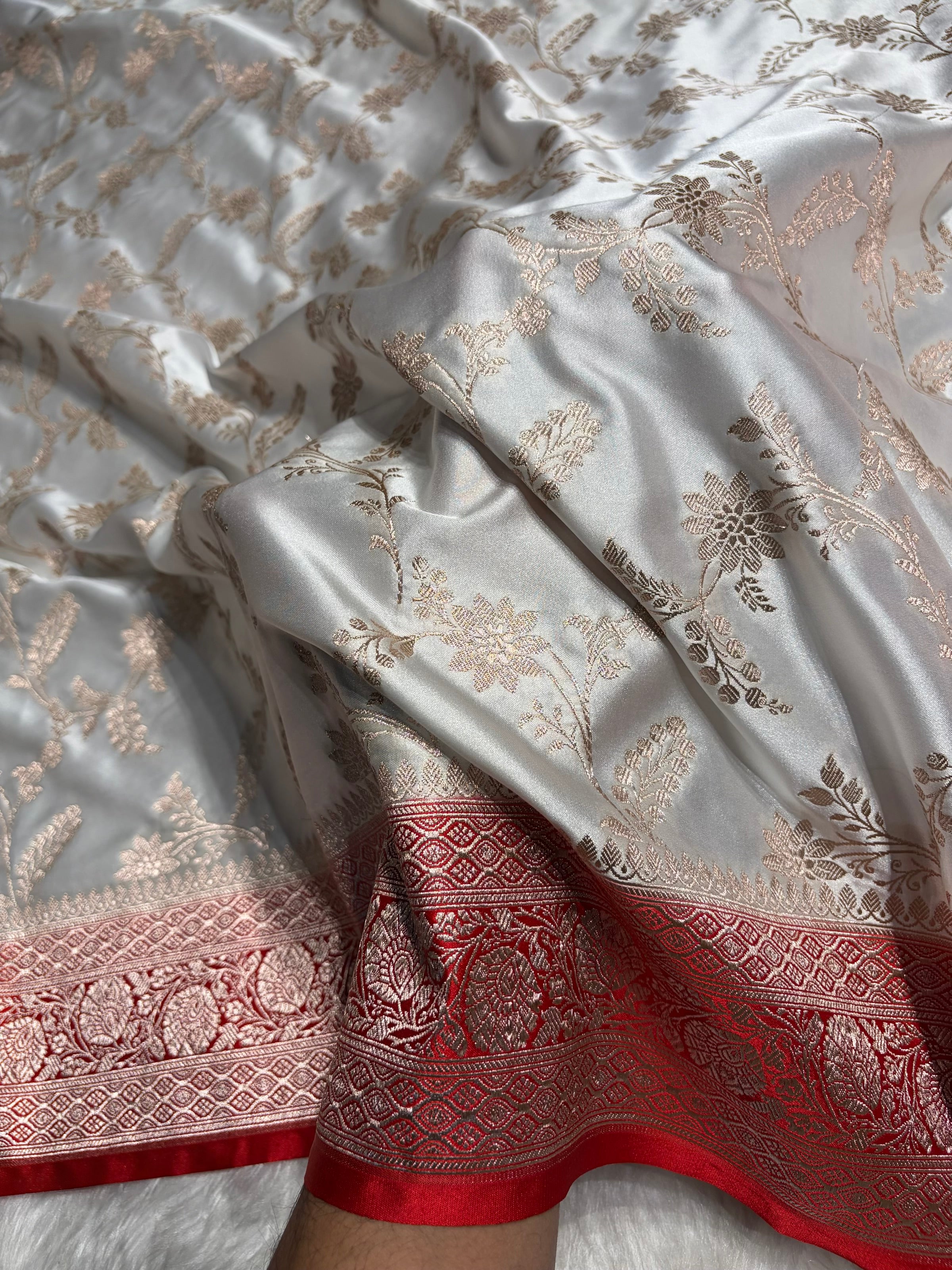 White with Red Contrast Jaal Mashru Silk Saree MS23