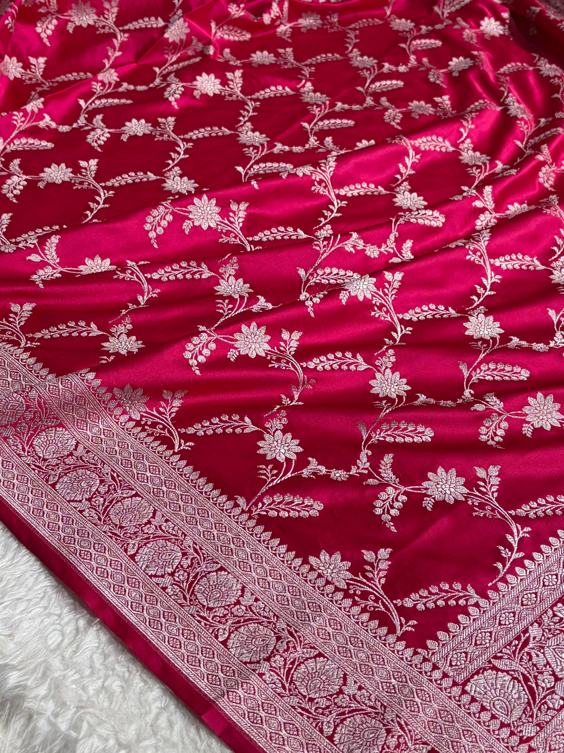Banarasi Pattern Jaal Rani Shade Mashru Silk Saree MS23