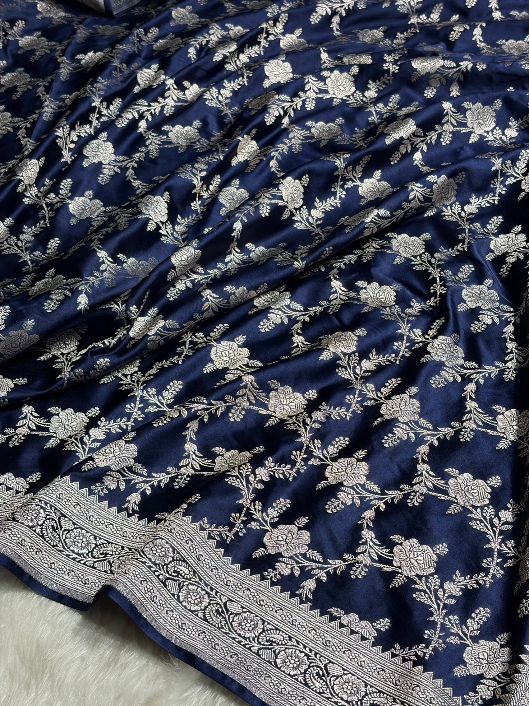 Navy Blue Floral Jaal Mashru Silk Saree MS28