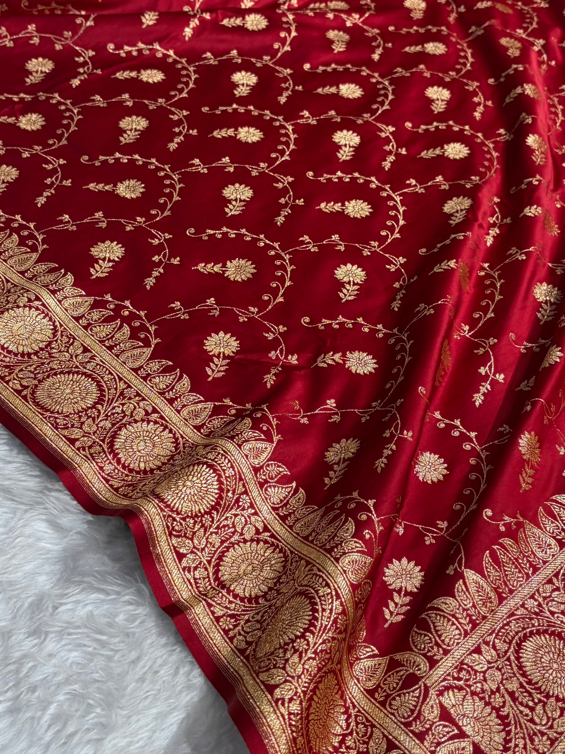 Maroon Shades Jaal Floral Pattern Satin Katan Silk Saree SK81