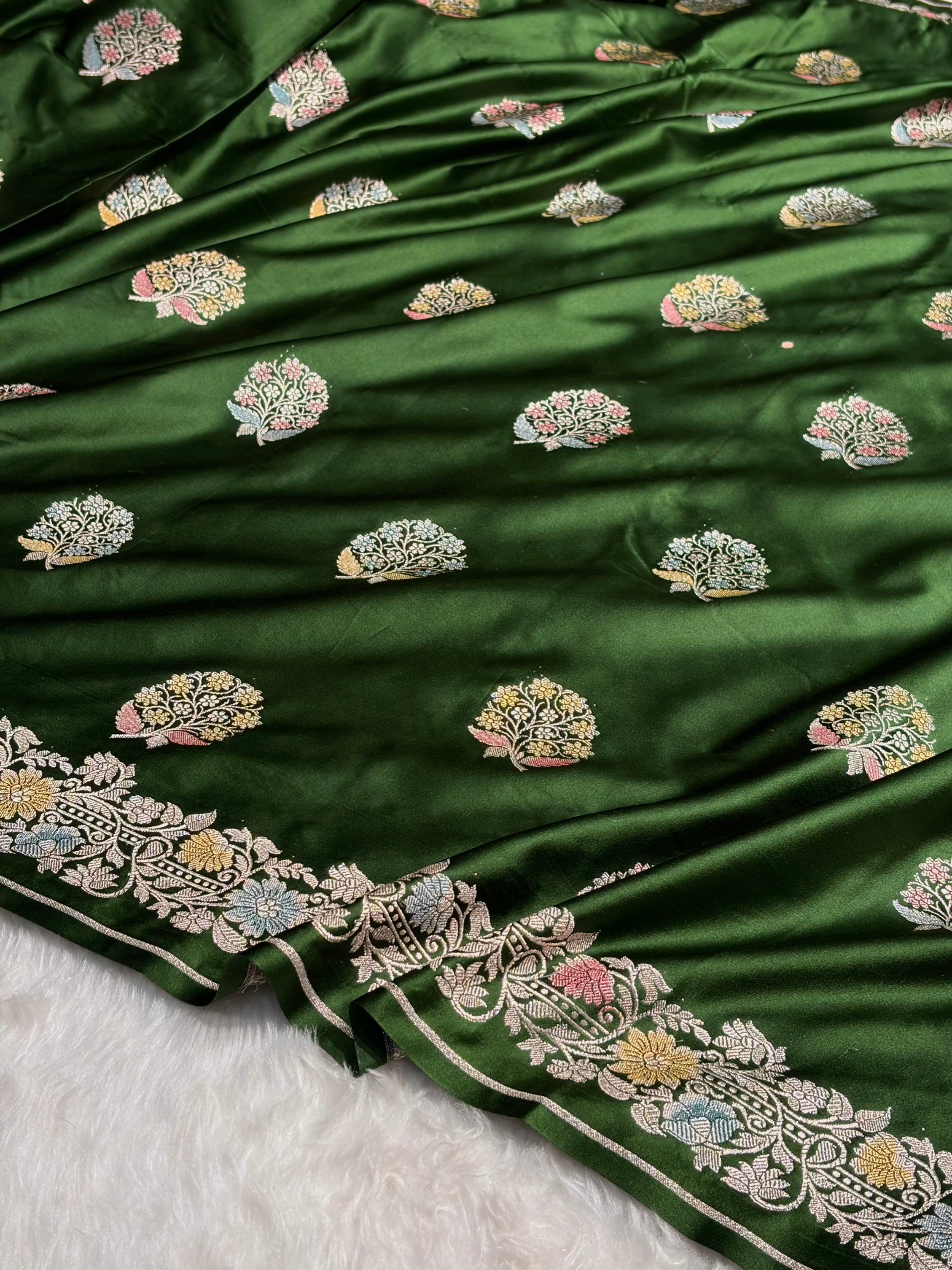 Bottle Green Mashru Silk Saree With Allover Floral Boota MS21