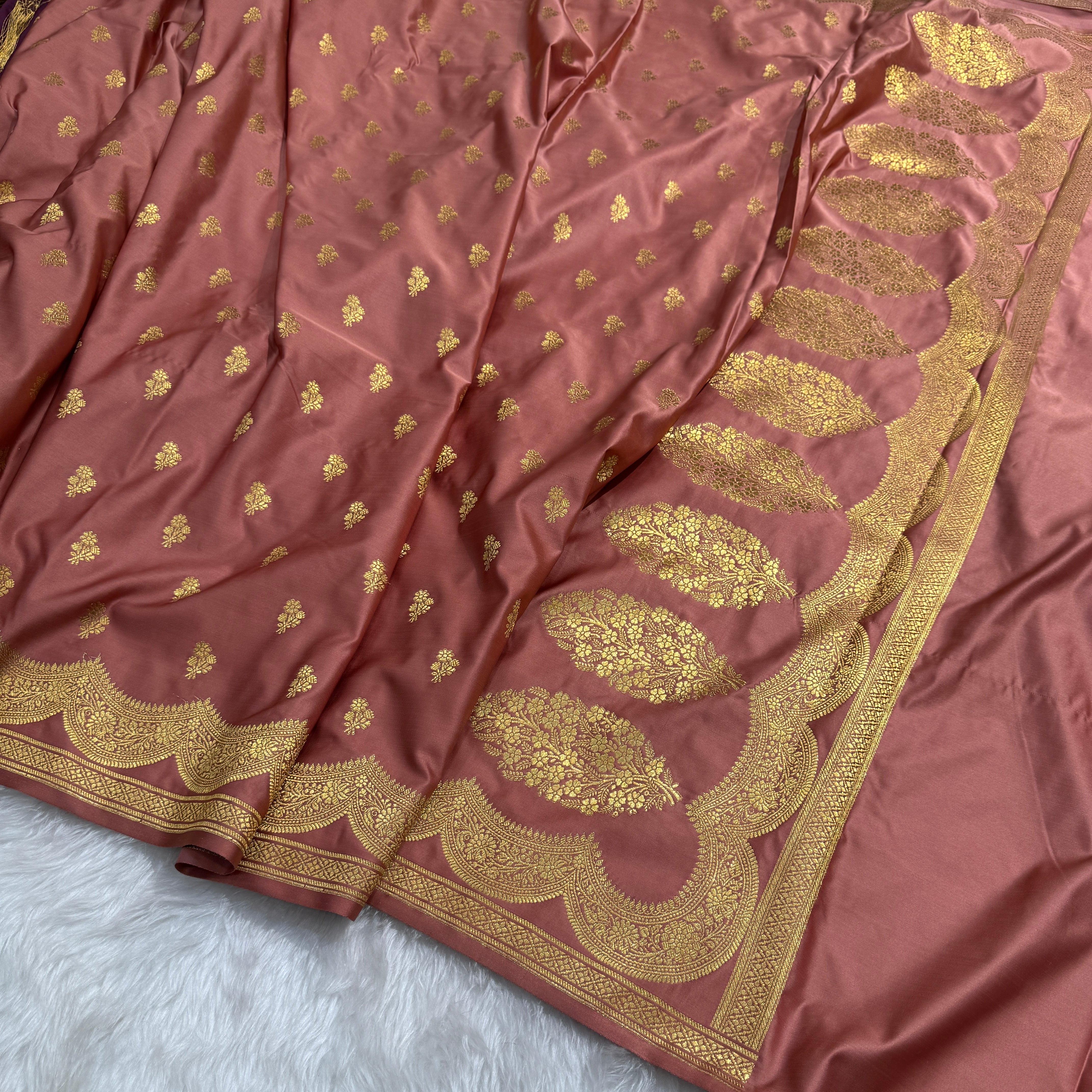 Dusty Peach Scallop Booti Mashru Silk Banarasi Saree