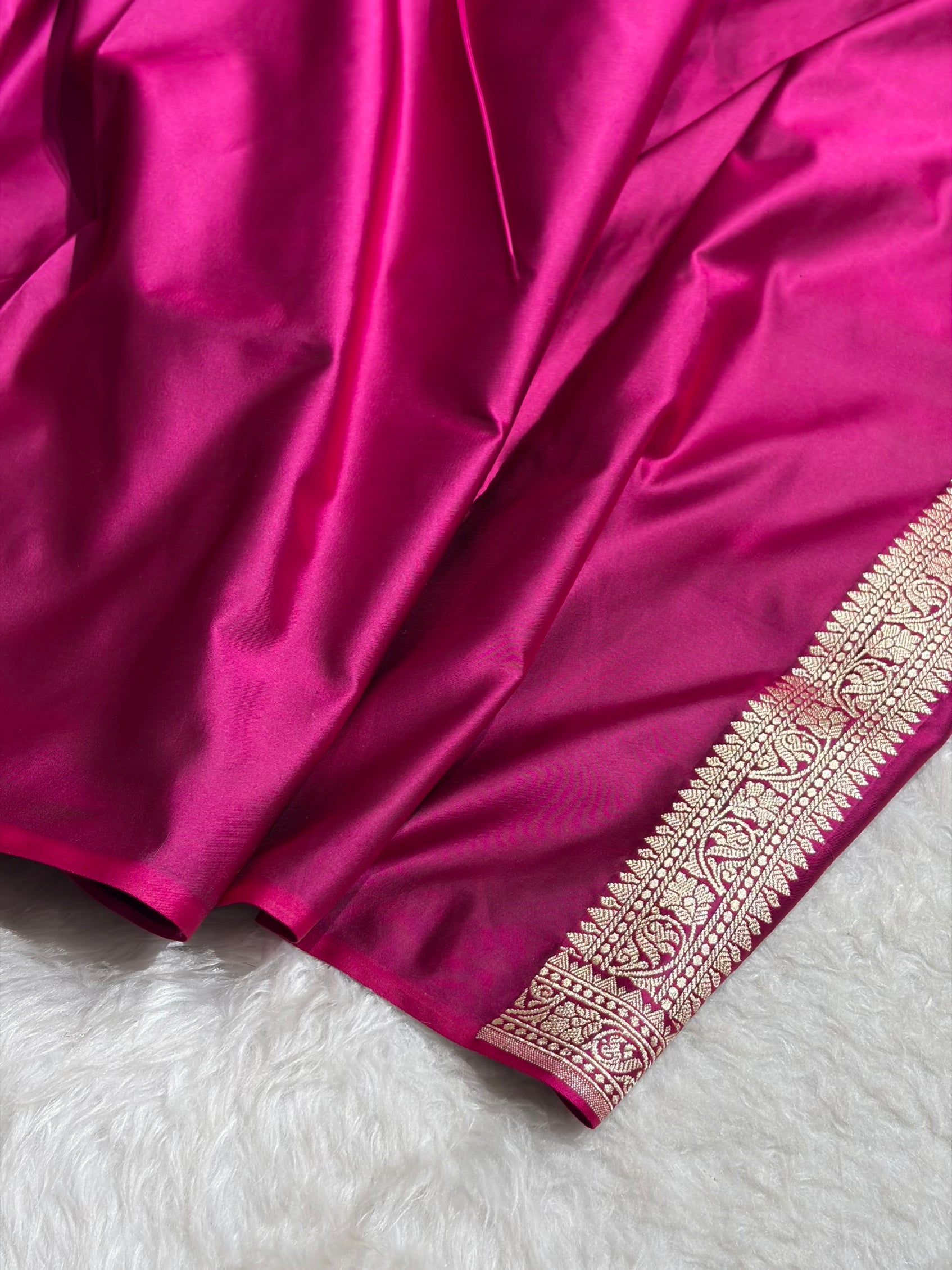 Wine Shade With Booti Pattern Mashru Silk Saree