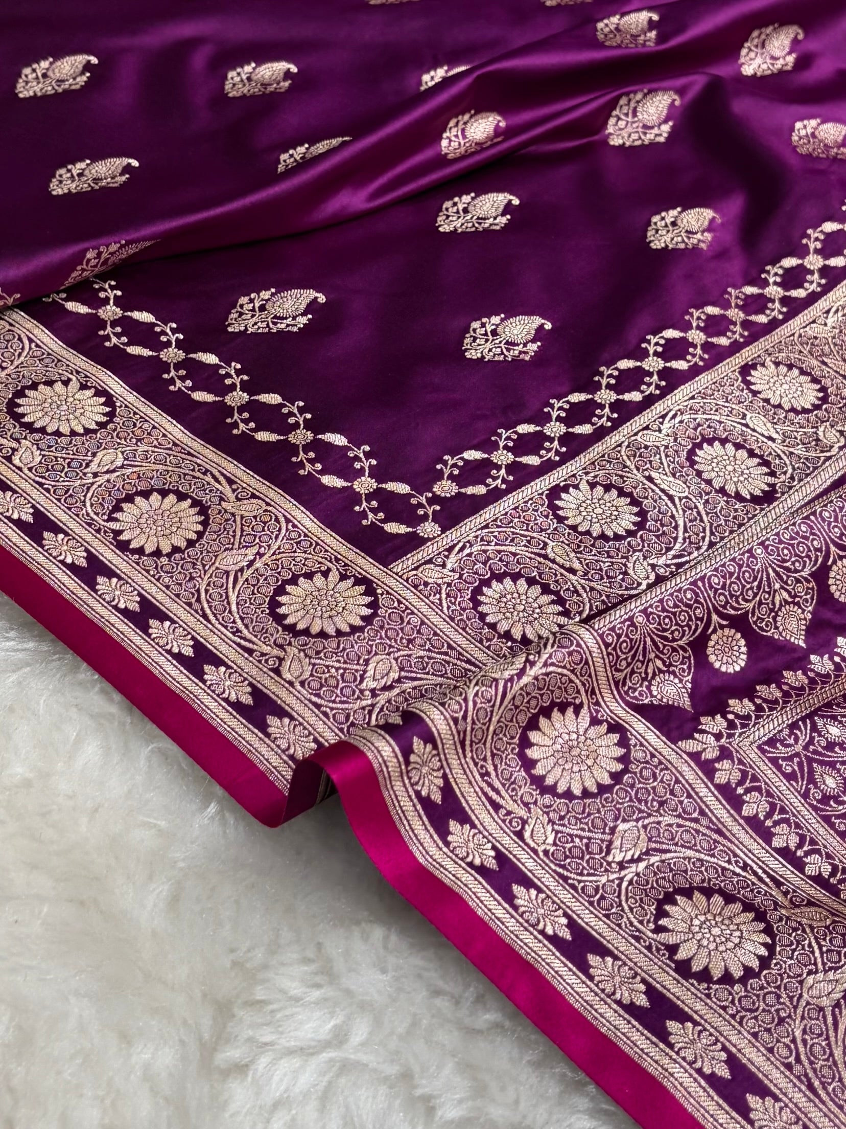 Magentic Wine Shades Banarasi Boota Pattern Floral Mashru Silk Saree MSM-114