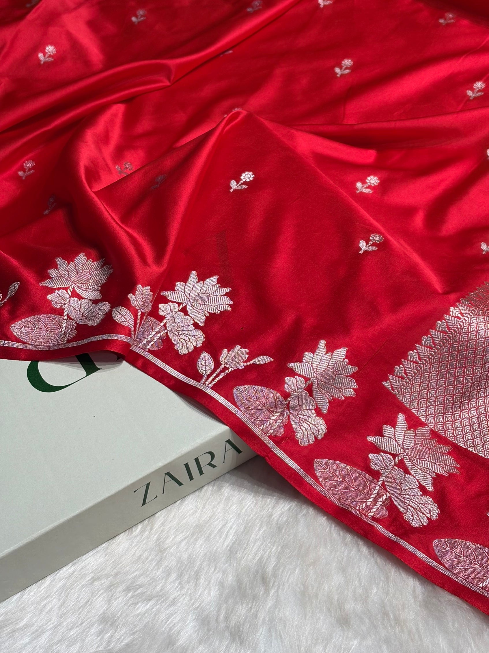 Red Floral Border Booti Mashru Silk Saree MS54