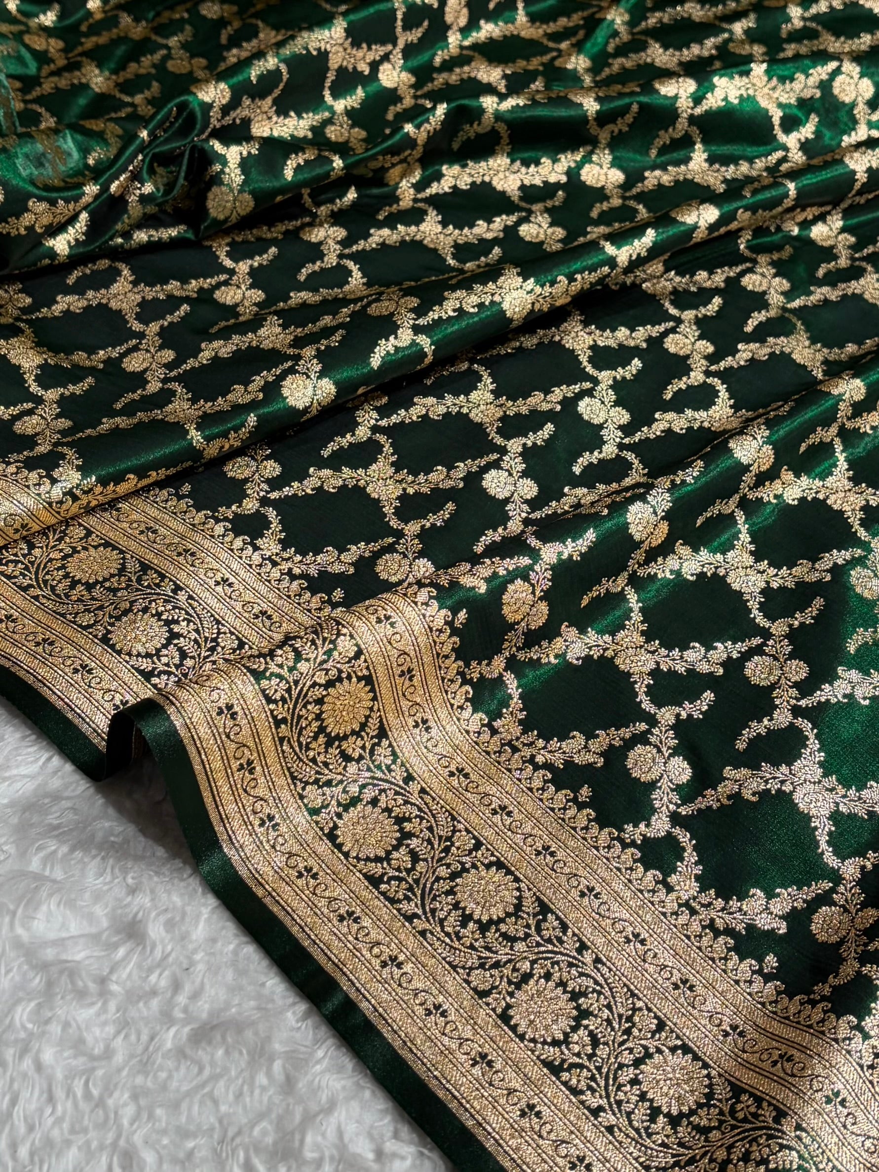 Bottle Green Shades Cross Pattern Banarasi Satin Silk Saree SS40