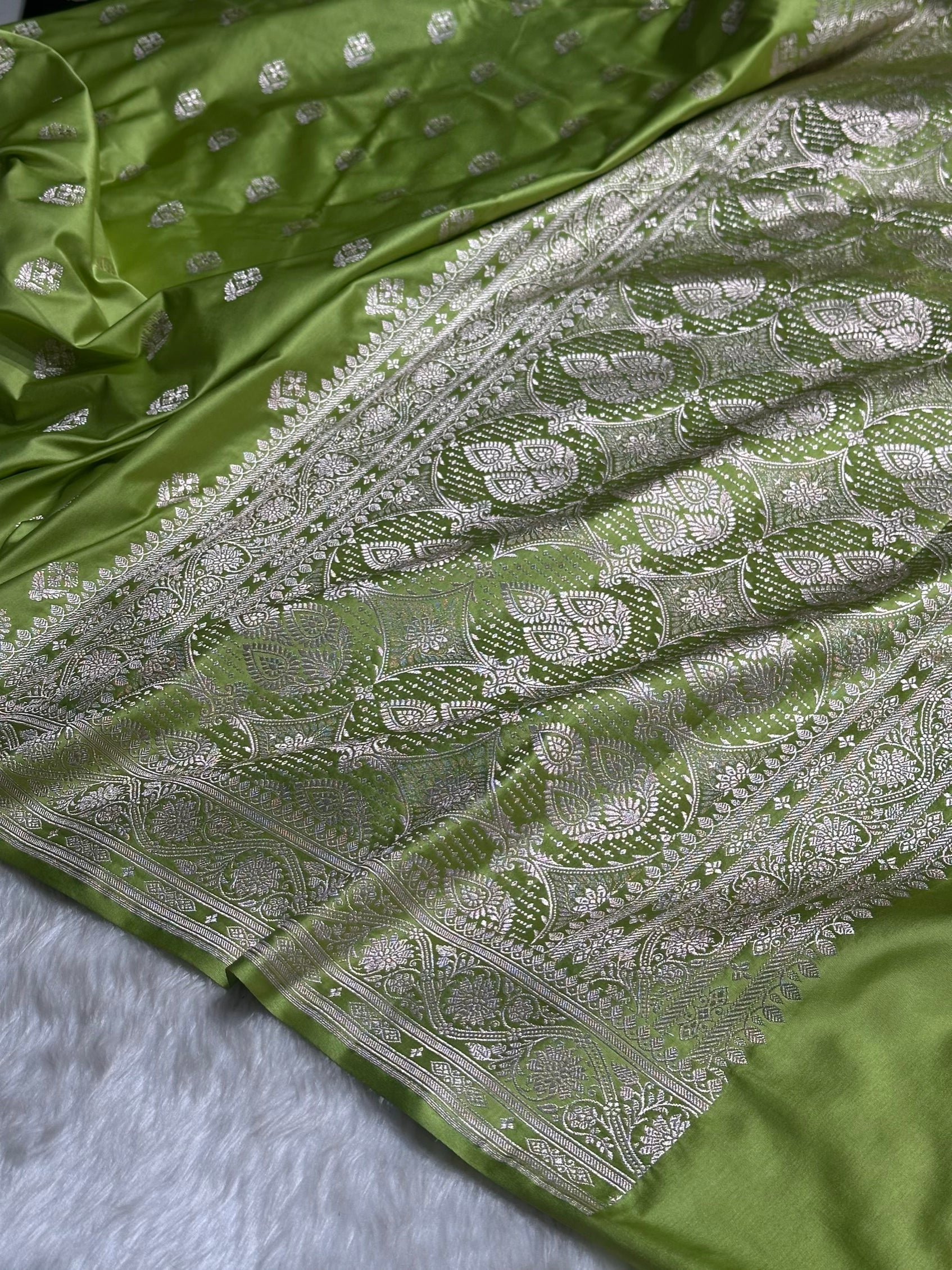 Pista Green Shades Floral Border Boota Mashru Silk Saree MS66