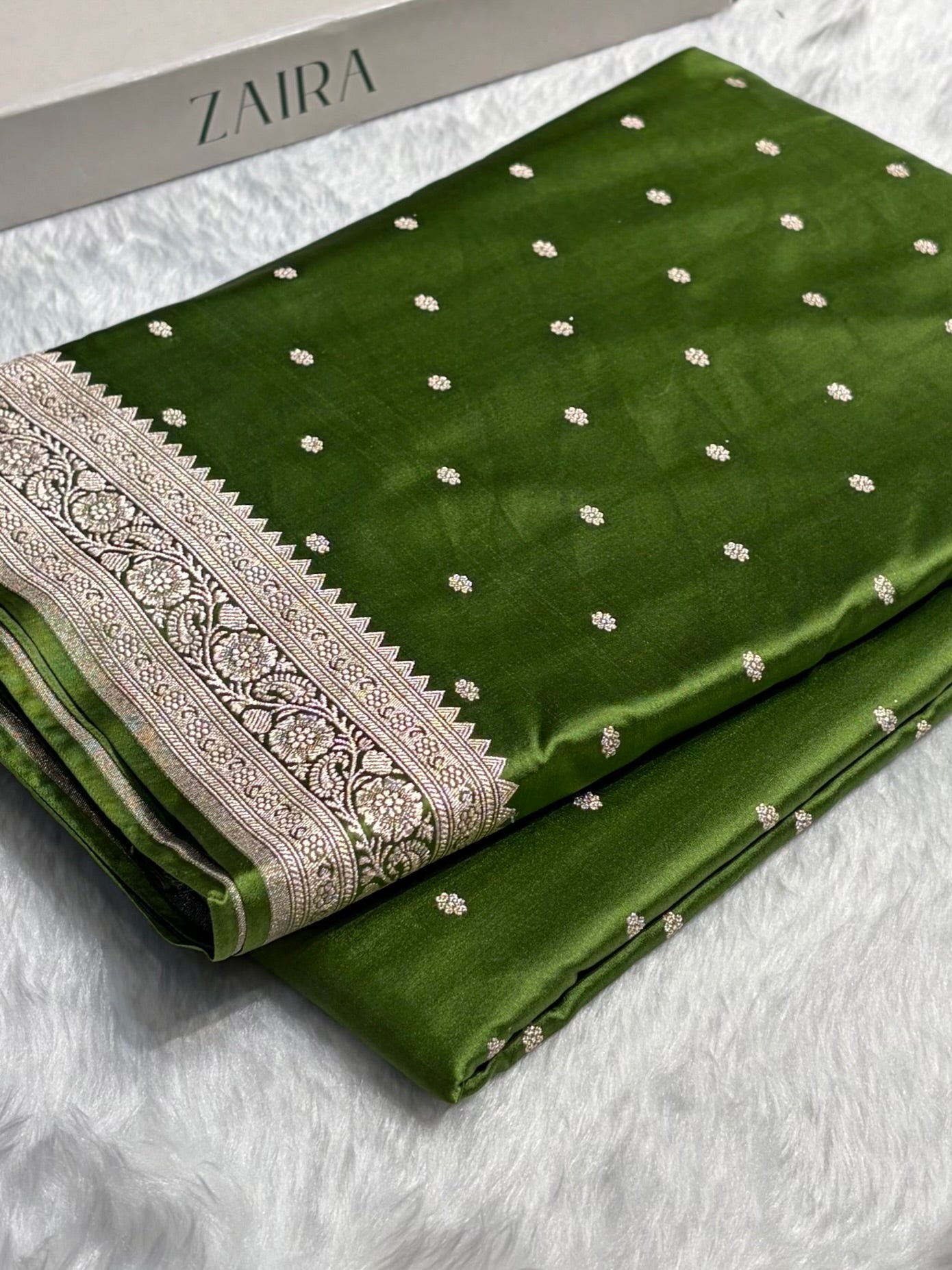 Banarasi Mehendi Shade Booti Mashru Silk Saree