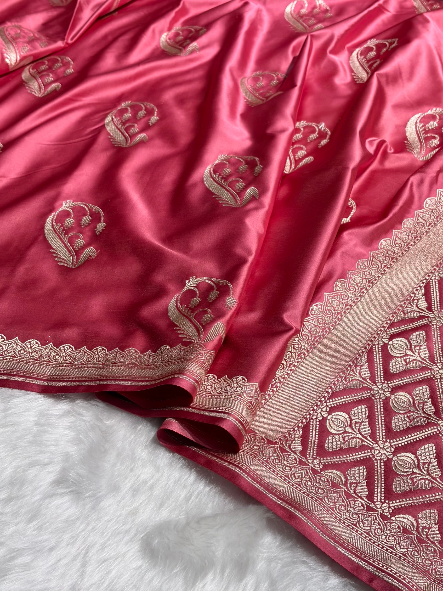 Dusty Peach Shades Unique Boota Motif Mashru Silk Saree MS12