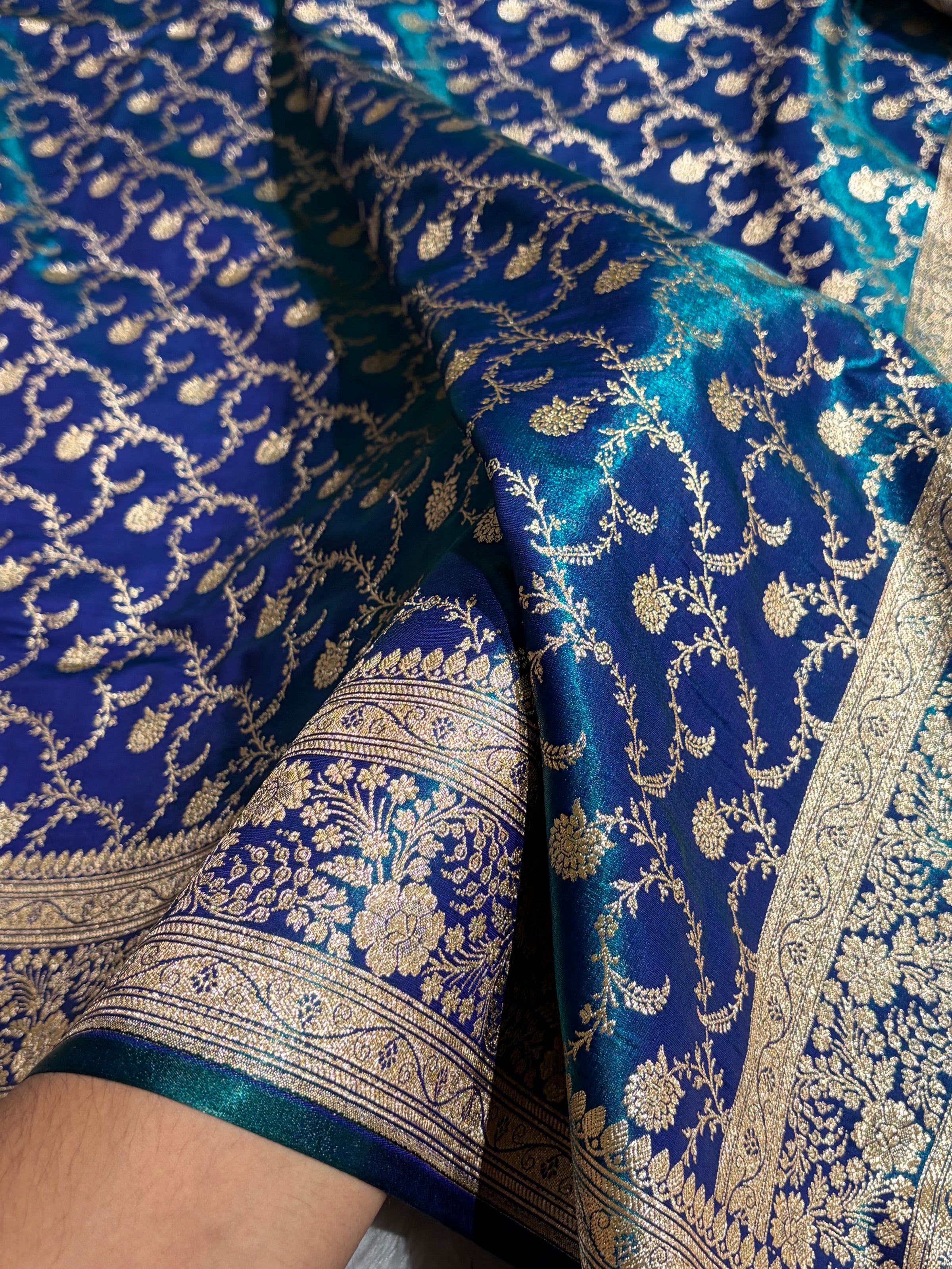 Peacock Shades Jaal Pattern Banarasi Satin Silk Saree SS43