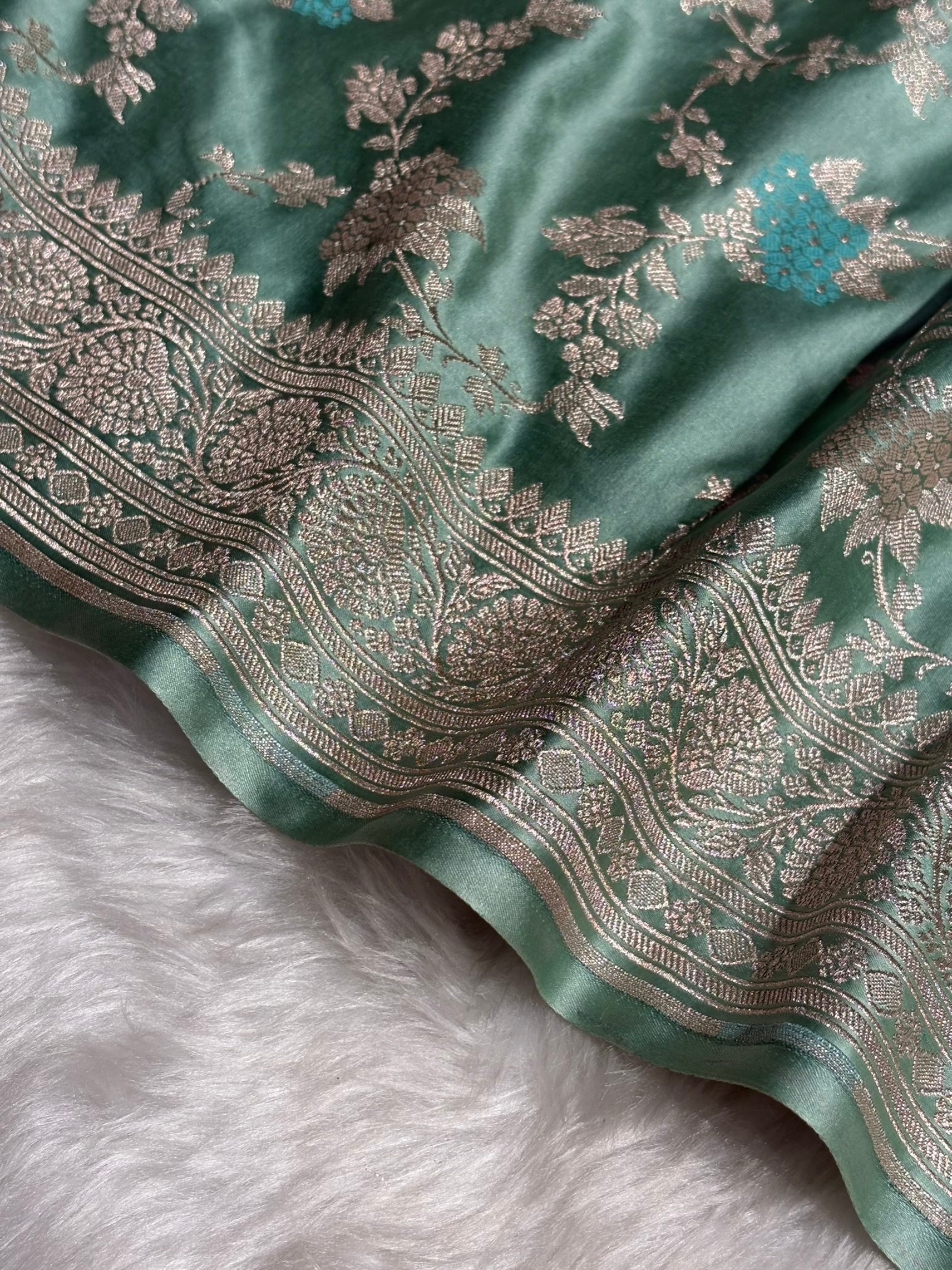 Sea Green Shades Jaal Pattern Mashru Silk Saree MS57
