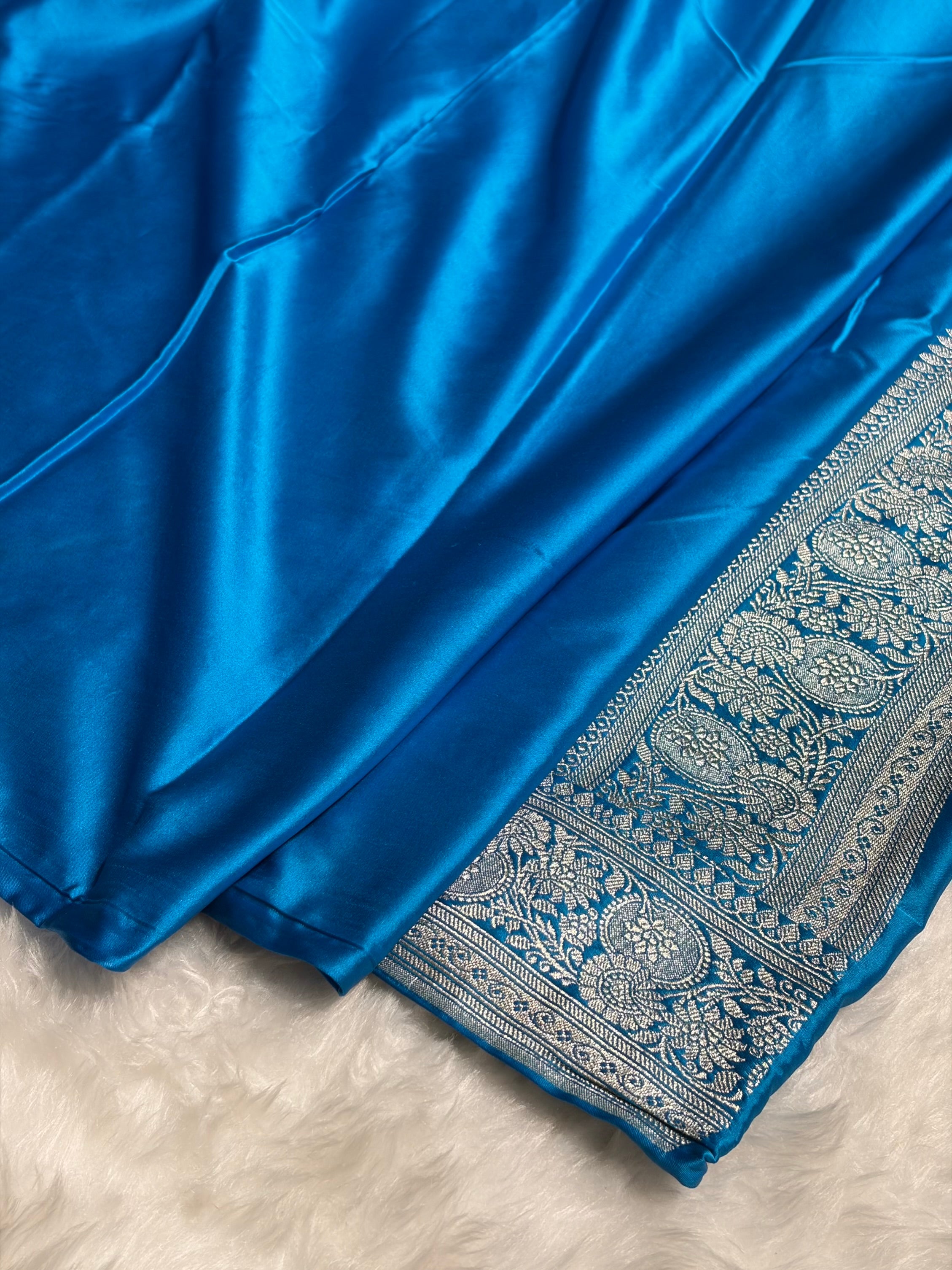 Firozi Shades Booti Mashru Silk Saree MS73