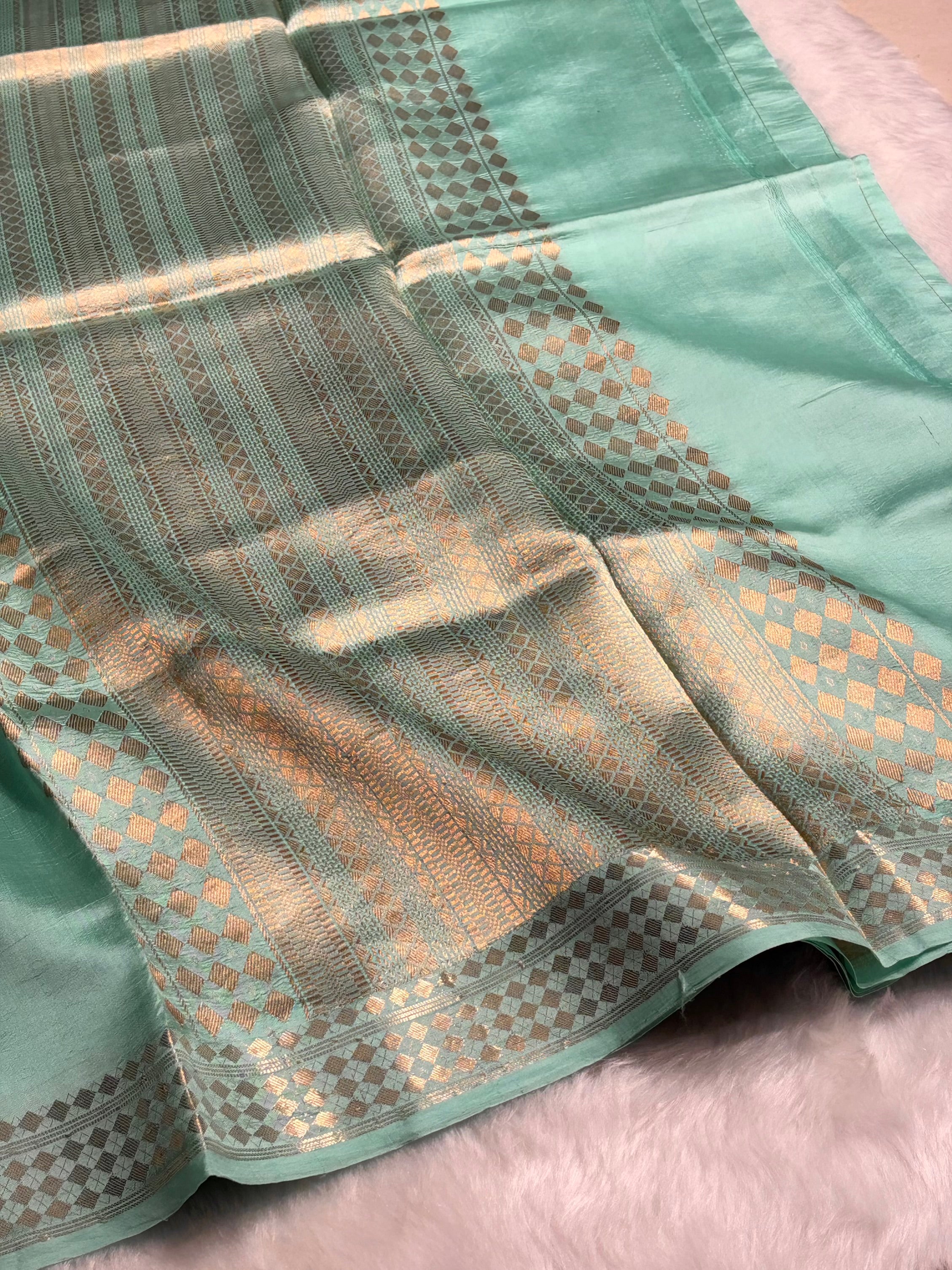 Shadow Green Shades Handwoven Pure Raw Mango Silk RM-48
