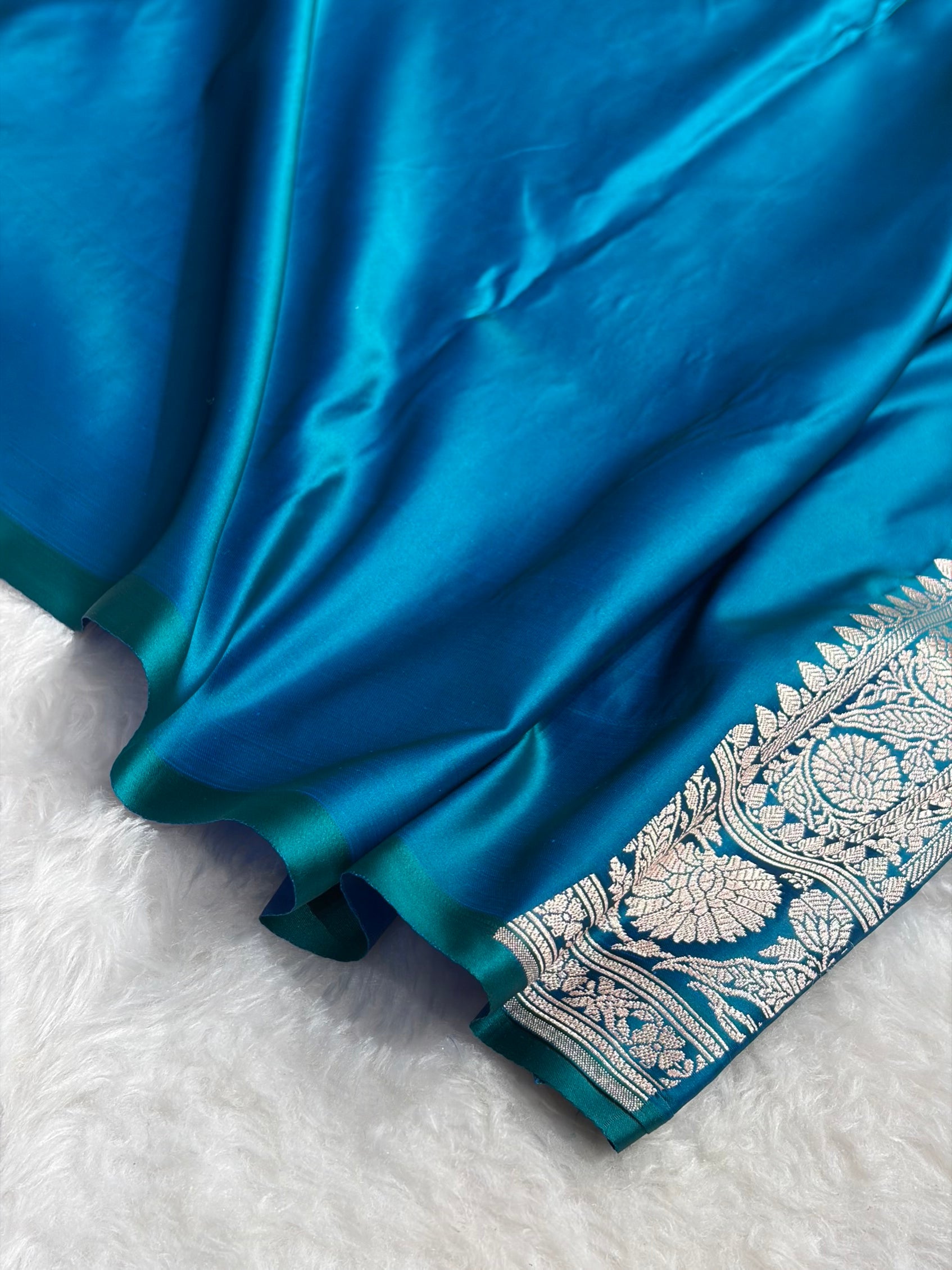 Peacock Shades Banarasi Boota Pattern Floral Mashru Silk Saree MSM-109