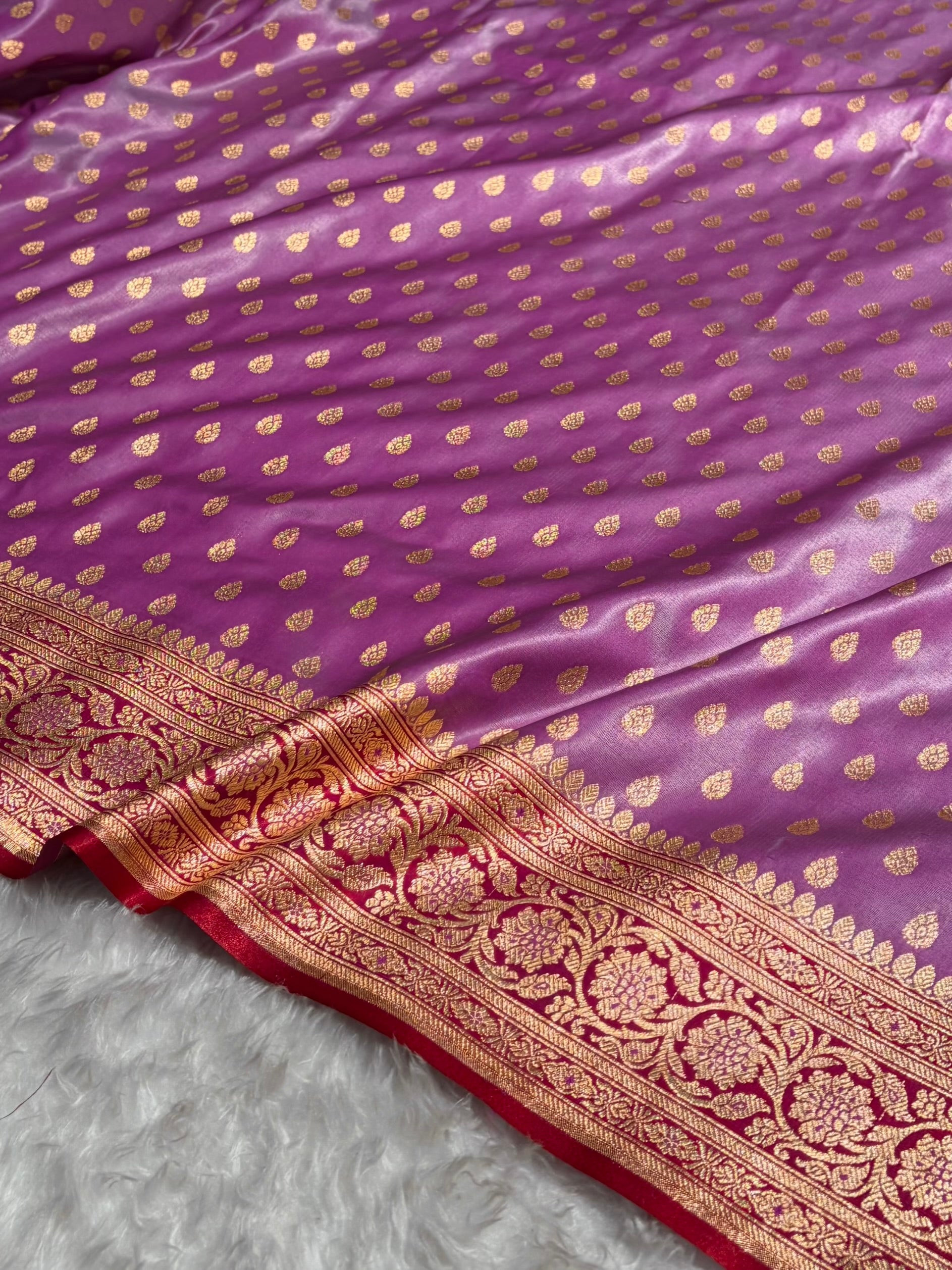 Banarasi Contrast Satin Silk Booti in Lavender With Red Shades SS01