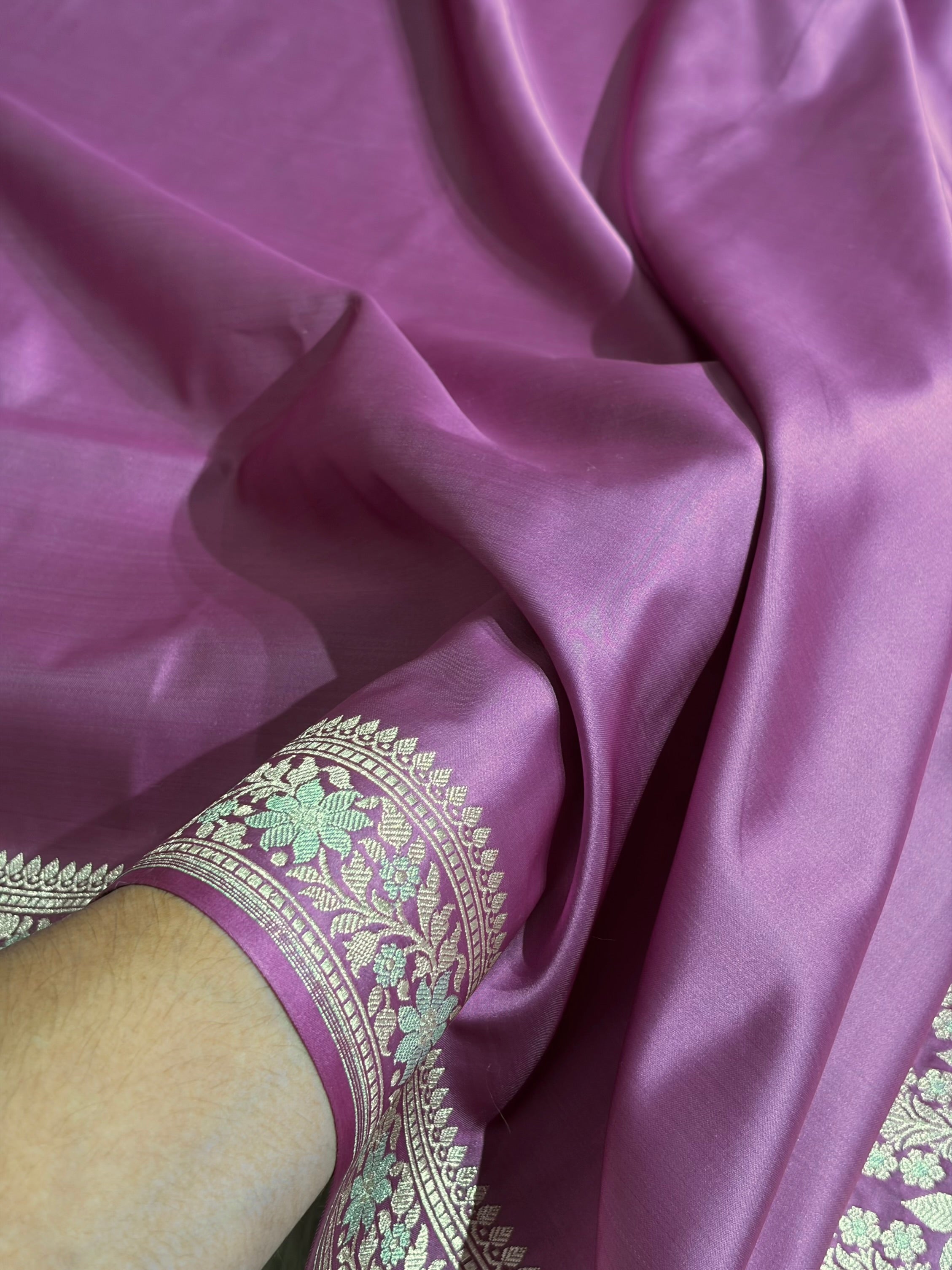 Lavender Shades Plain Banarasi With Minakari Floral Border Mashru Silk Saree MSM-123
