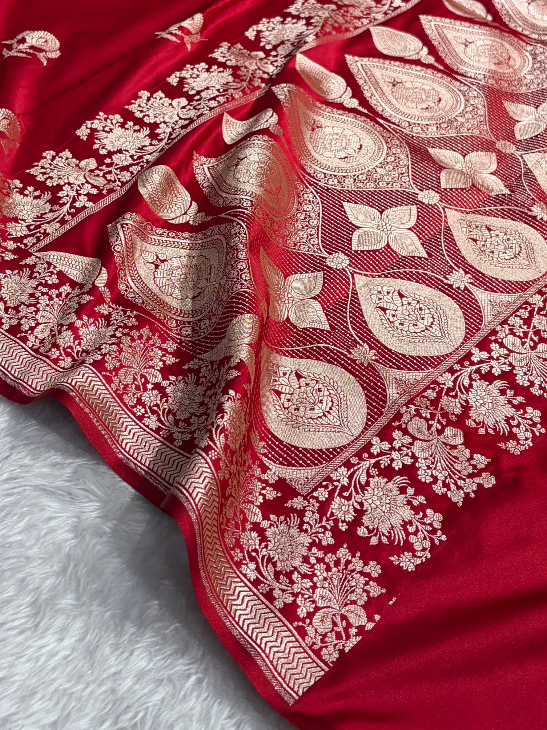 Red Shades Banarasi Boota Pattern Floral Mashru Silk Saree MSM-113