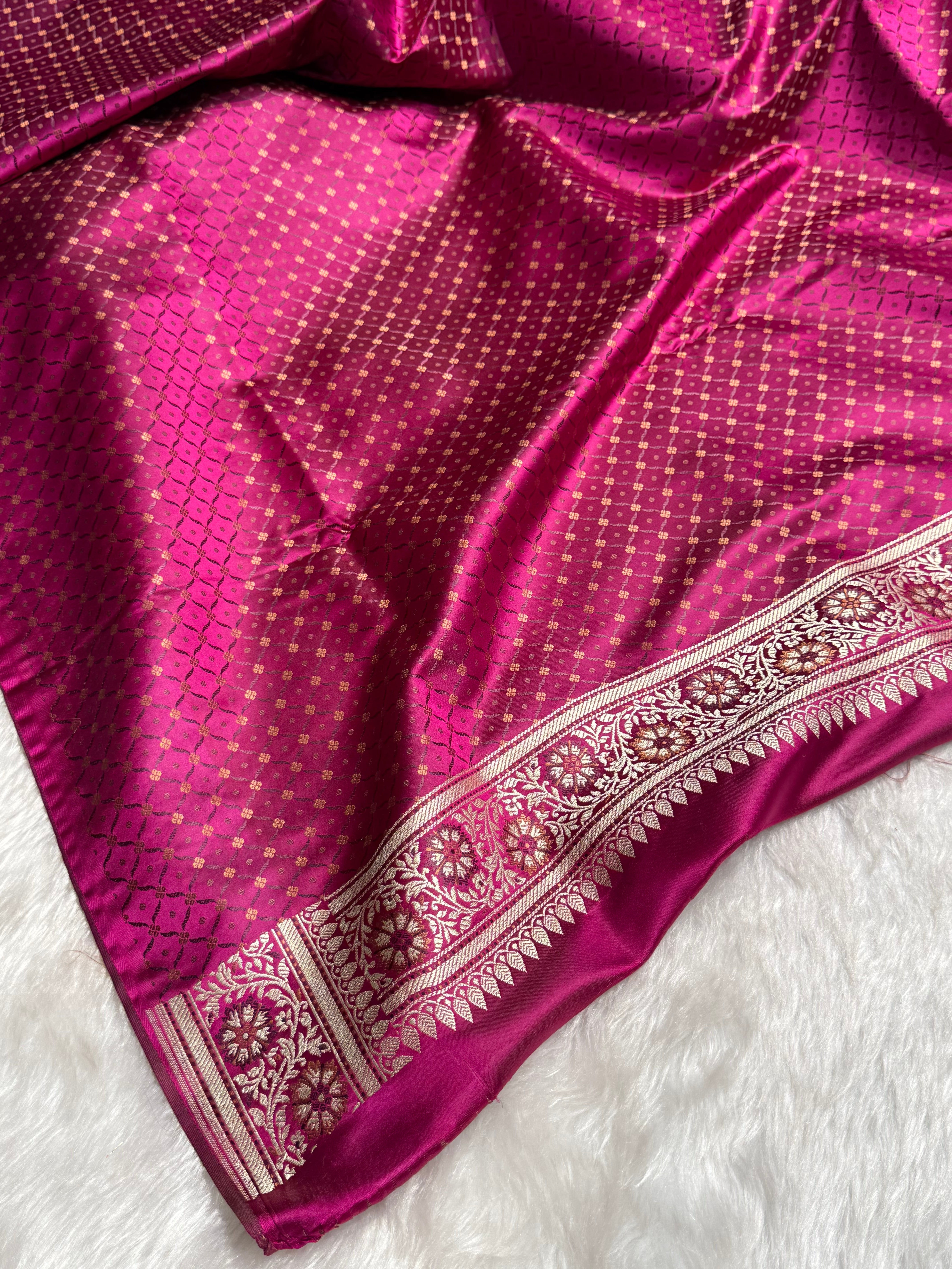 Mehandi - Rani Contrast Jamawar Tanchoi Jaal Katan Silk Saree SKTM-17