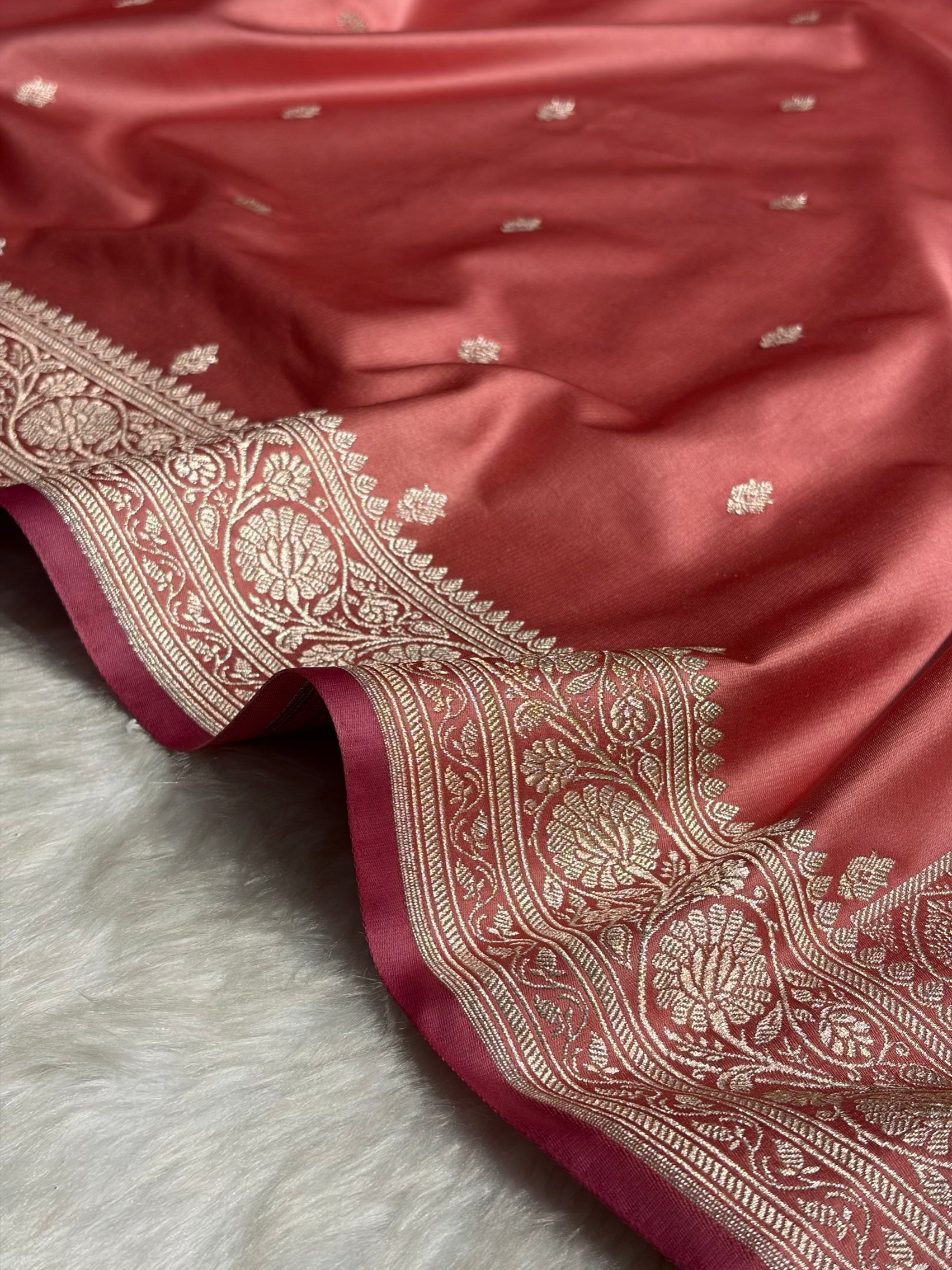 Peach Shades Booti Mashru Silk Saree MS68