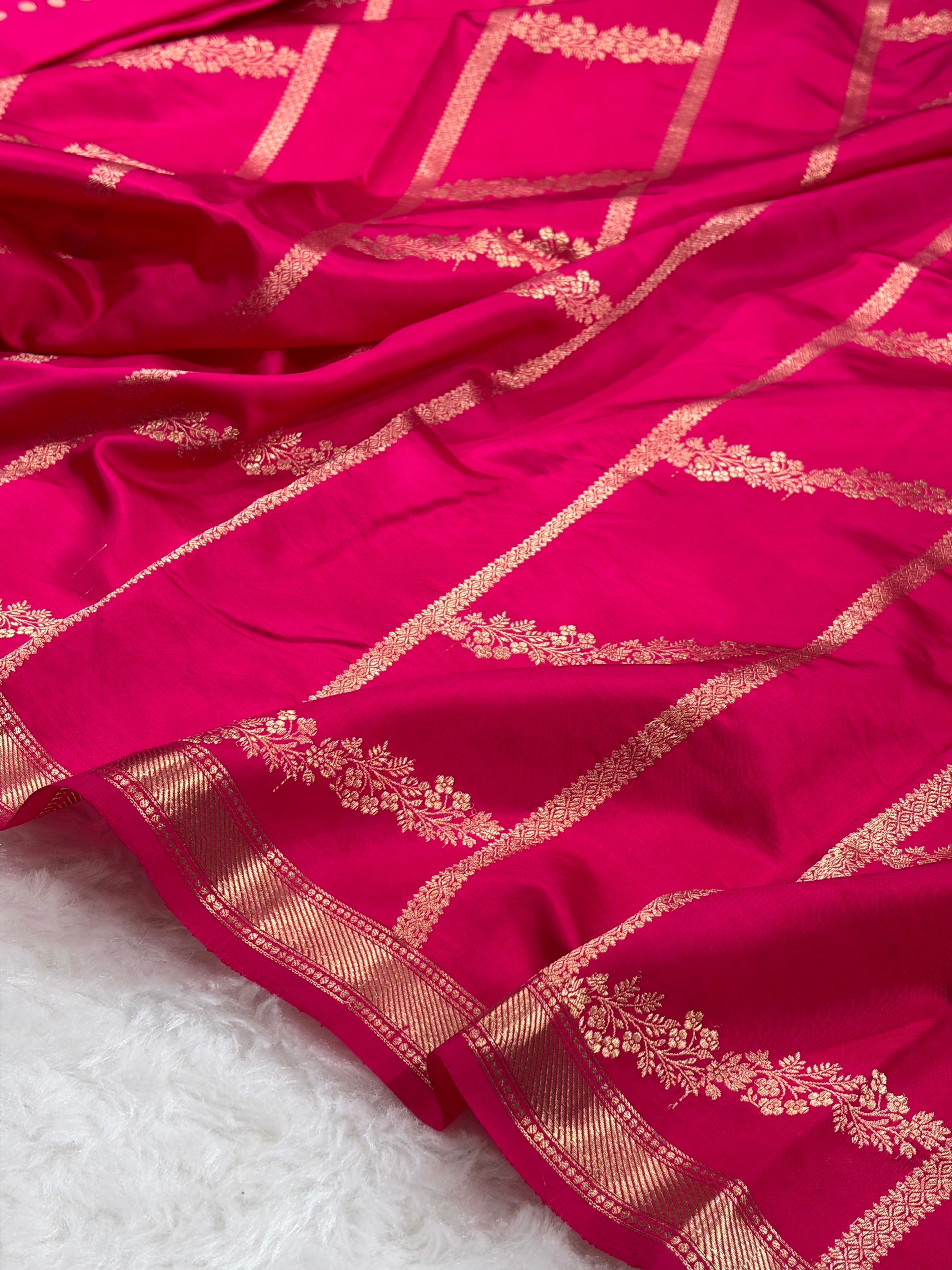 Banarasi Red Shades Handwoven Pure Paper Silk RM-68