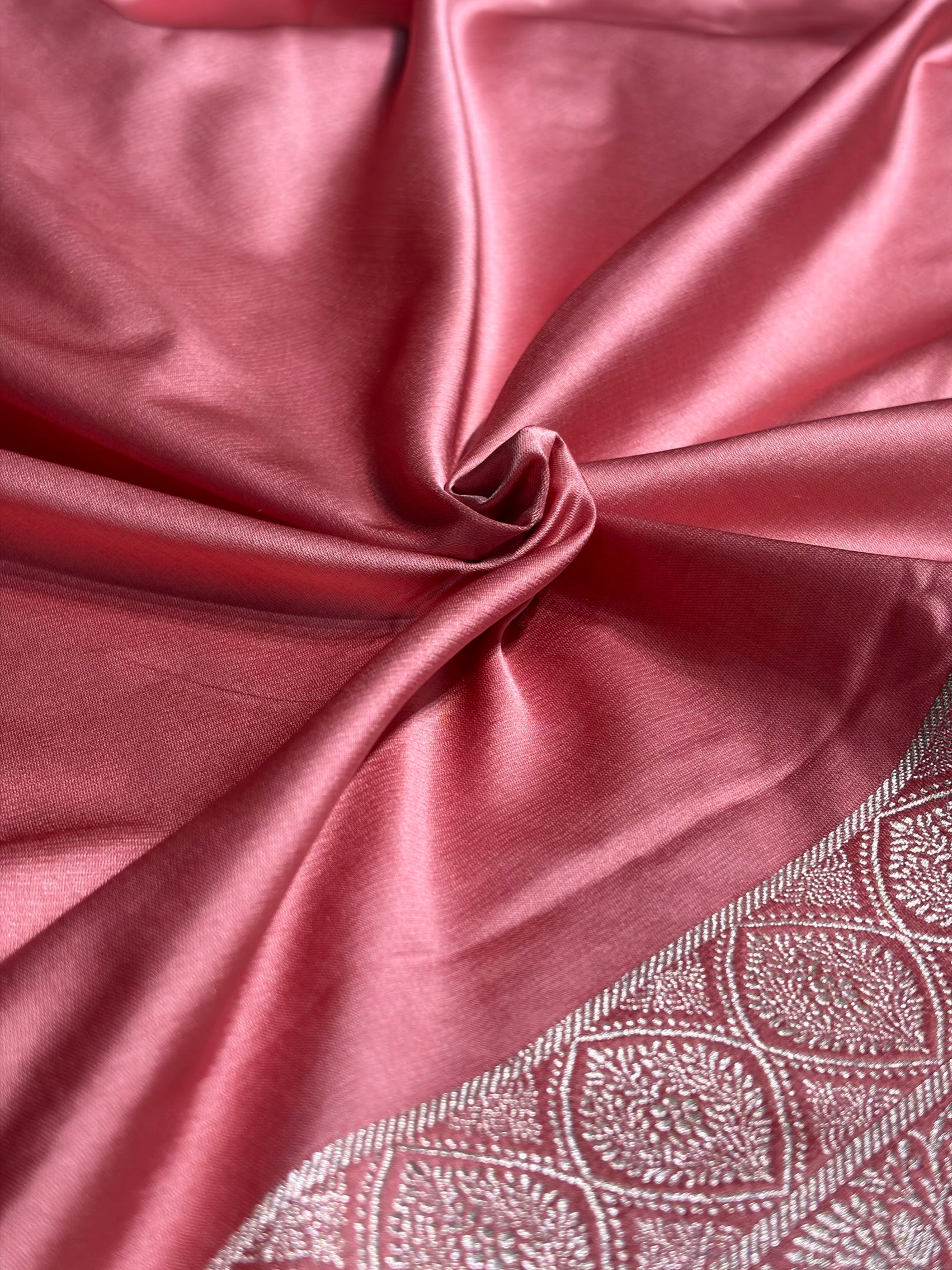 Peach Shades Booti Mashru Silk Saree MS68