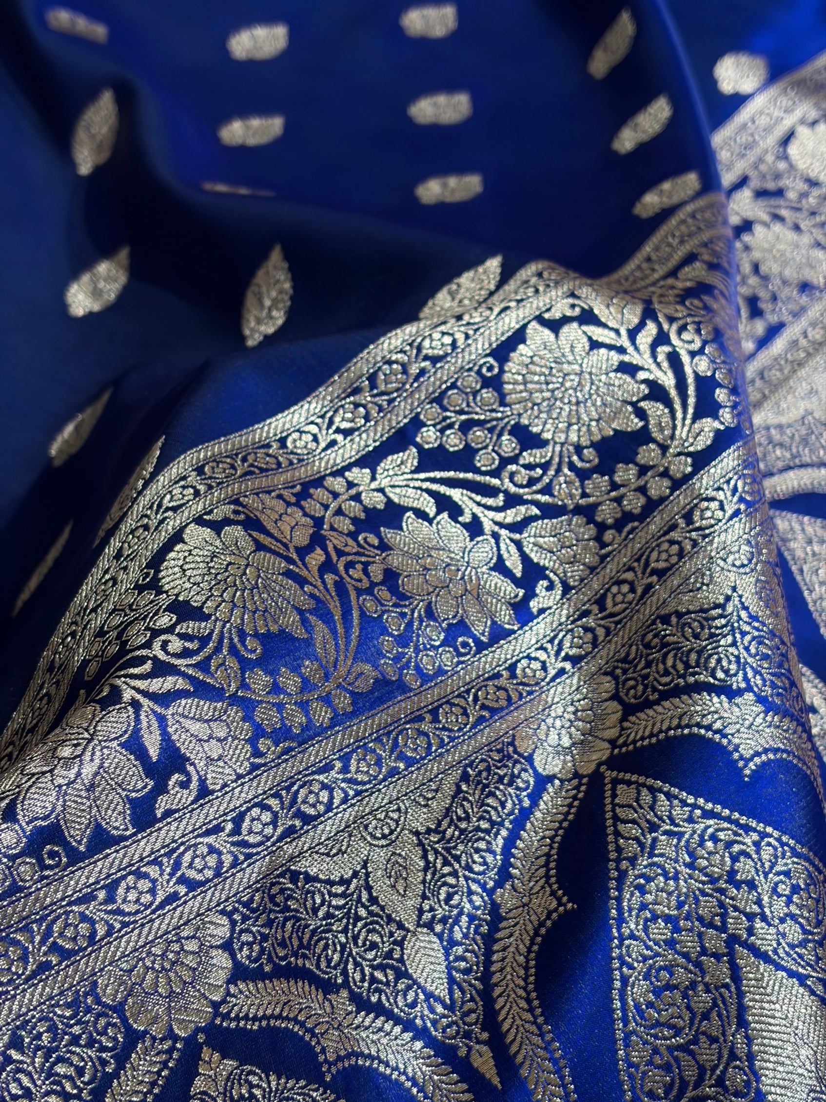 Royal Blue Shades Booti Pattern Banarasi Satin Silk Saree SS58