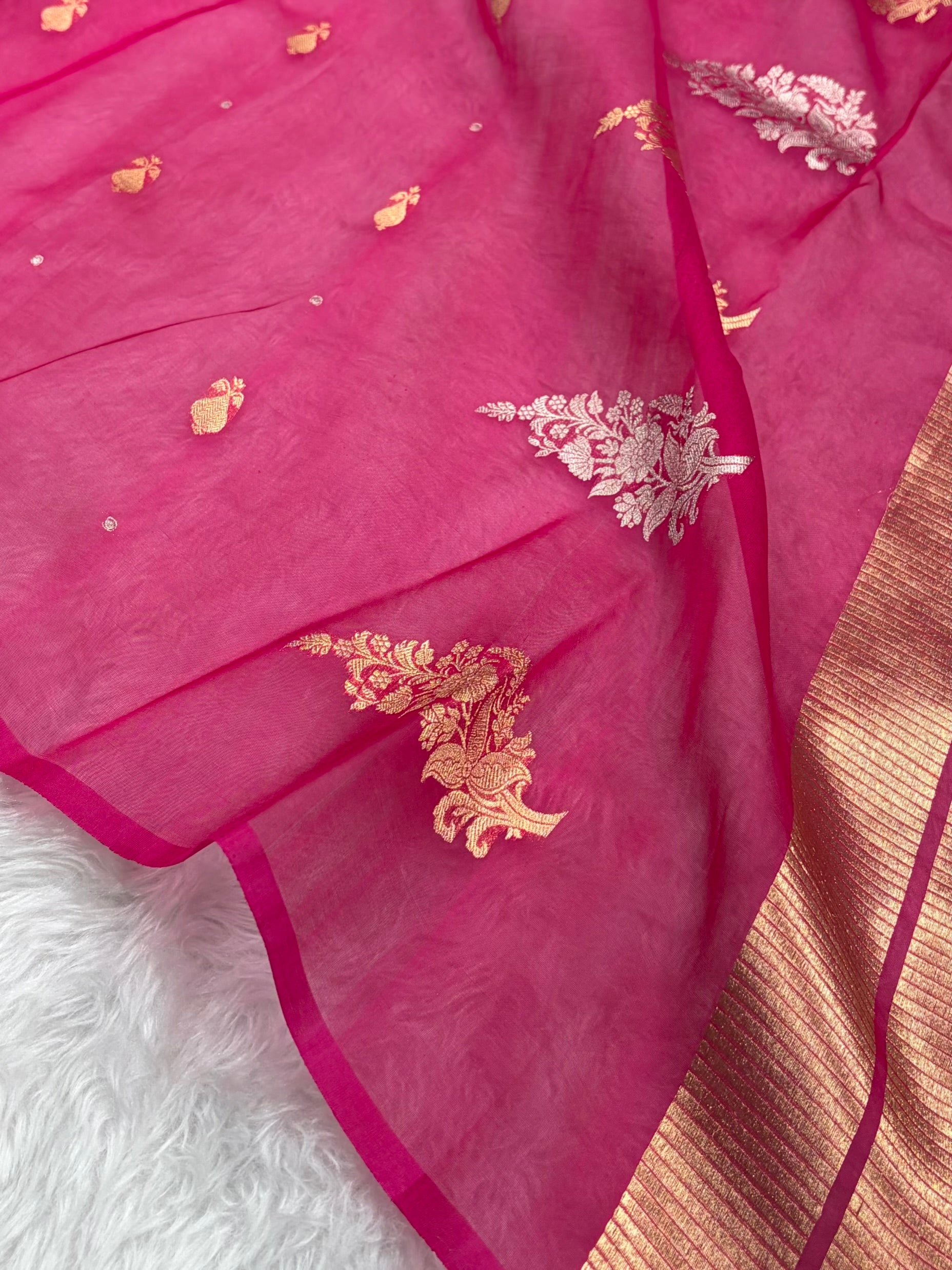 Pure Banarasi Organza Rani Shades With Minakari Floral Banarasi Silk Saree PO-24