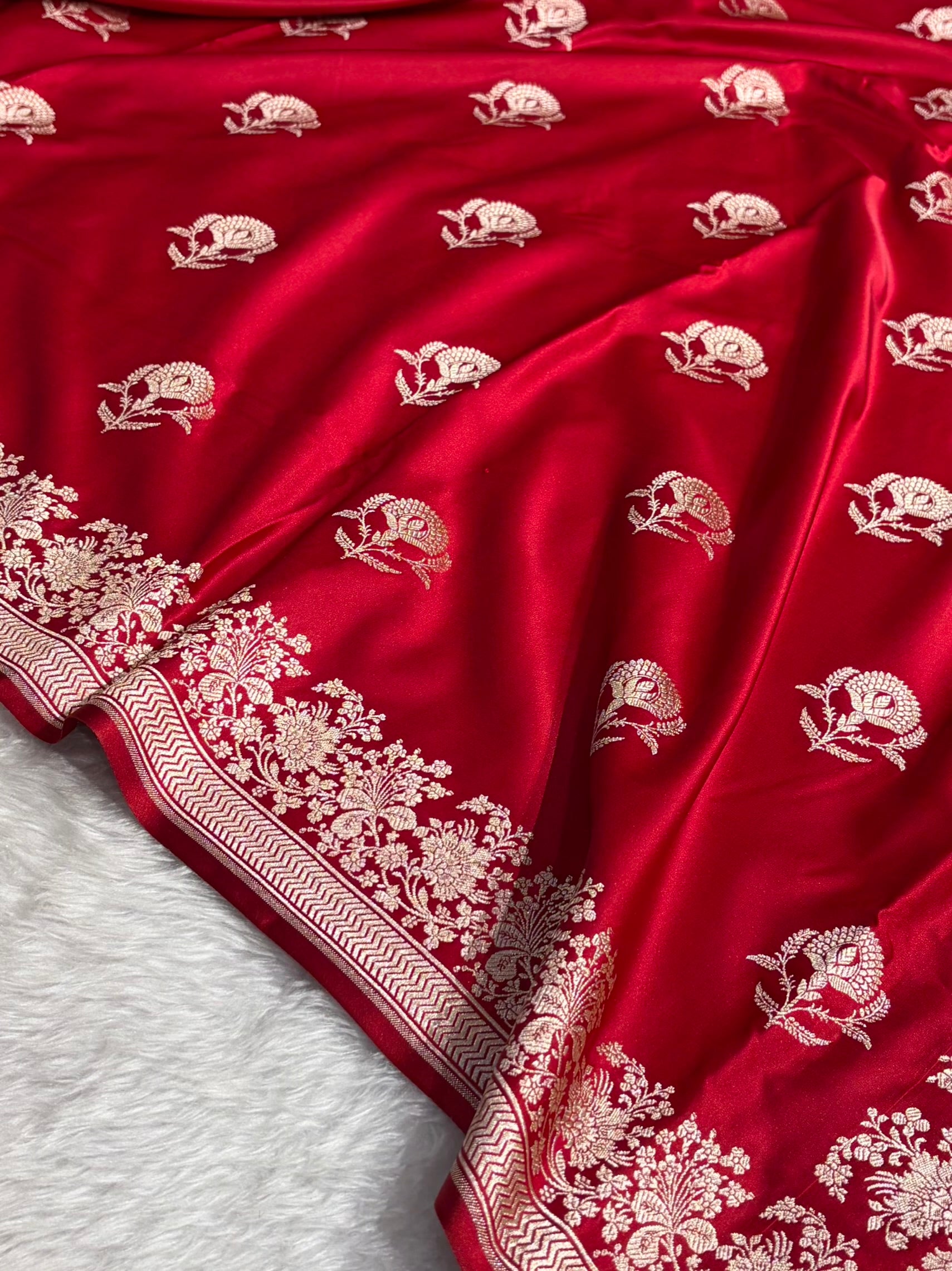 Red Shades Banarasi Boota Pattern Floral Mashru Silk Saree MSM-113