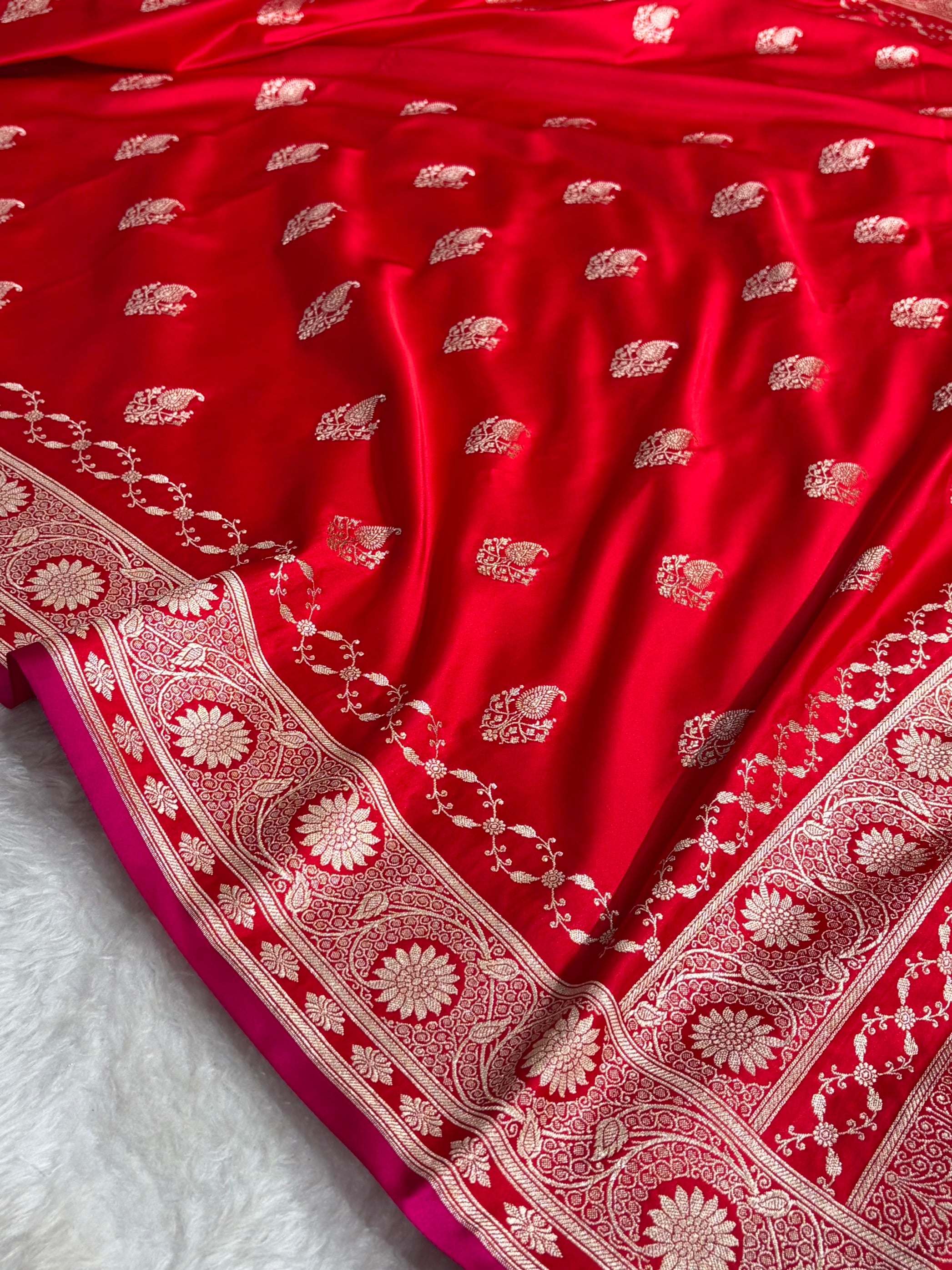 Red Shades Banarasi Boota Pattern Floral Mashru Silk Saree MSM-114