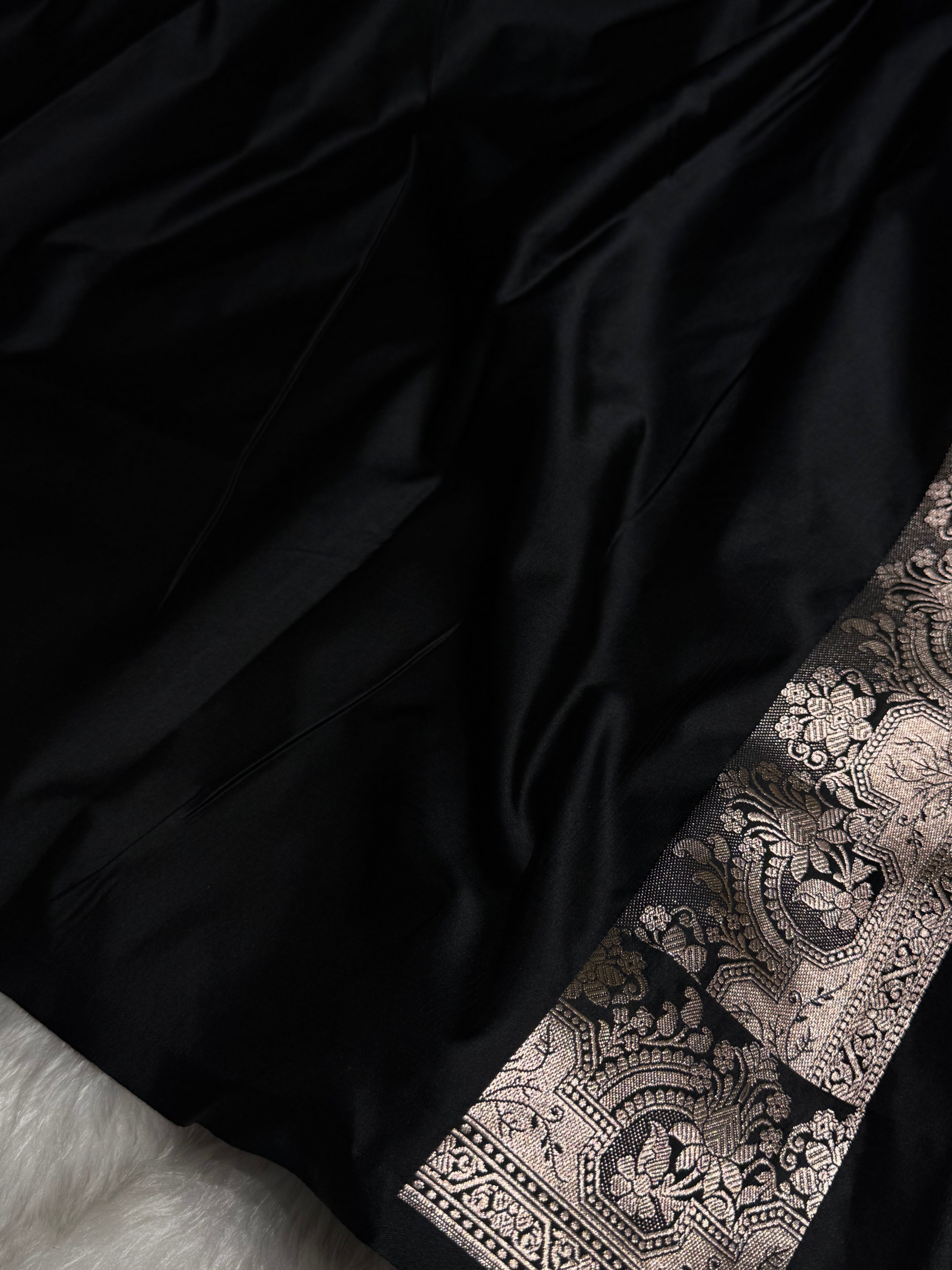 Black Shades Motif Booti Mashru Silk Saree