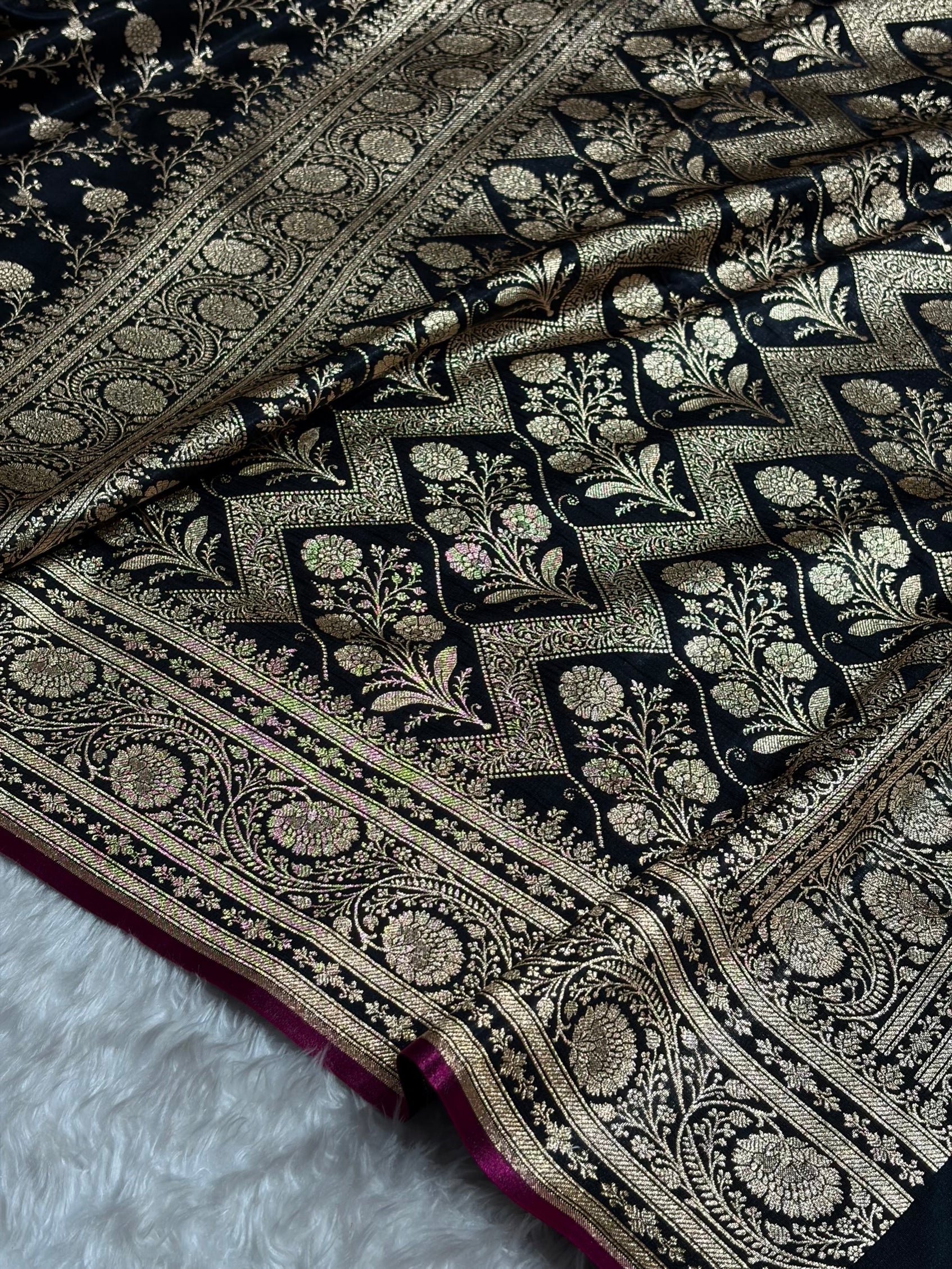 Black Shades Jaal Pattern Banarasi Satin Silk Saree SS55