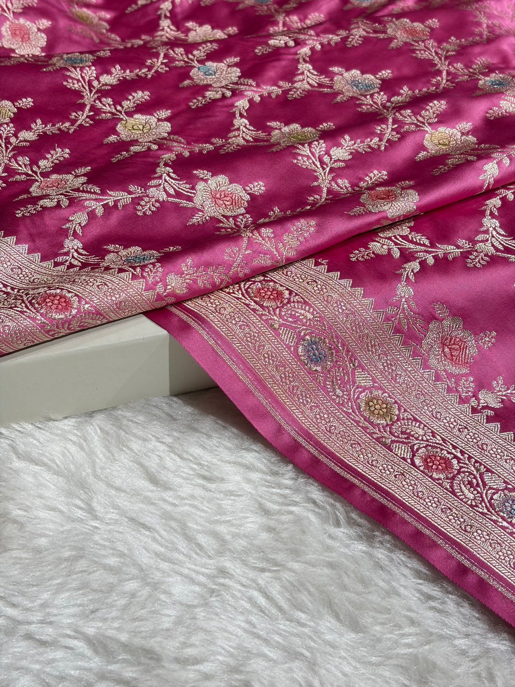Dusty Pink Shades Banarasi Minakari Floral Jaal Mashru Silk Saree MS28