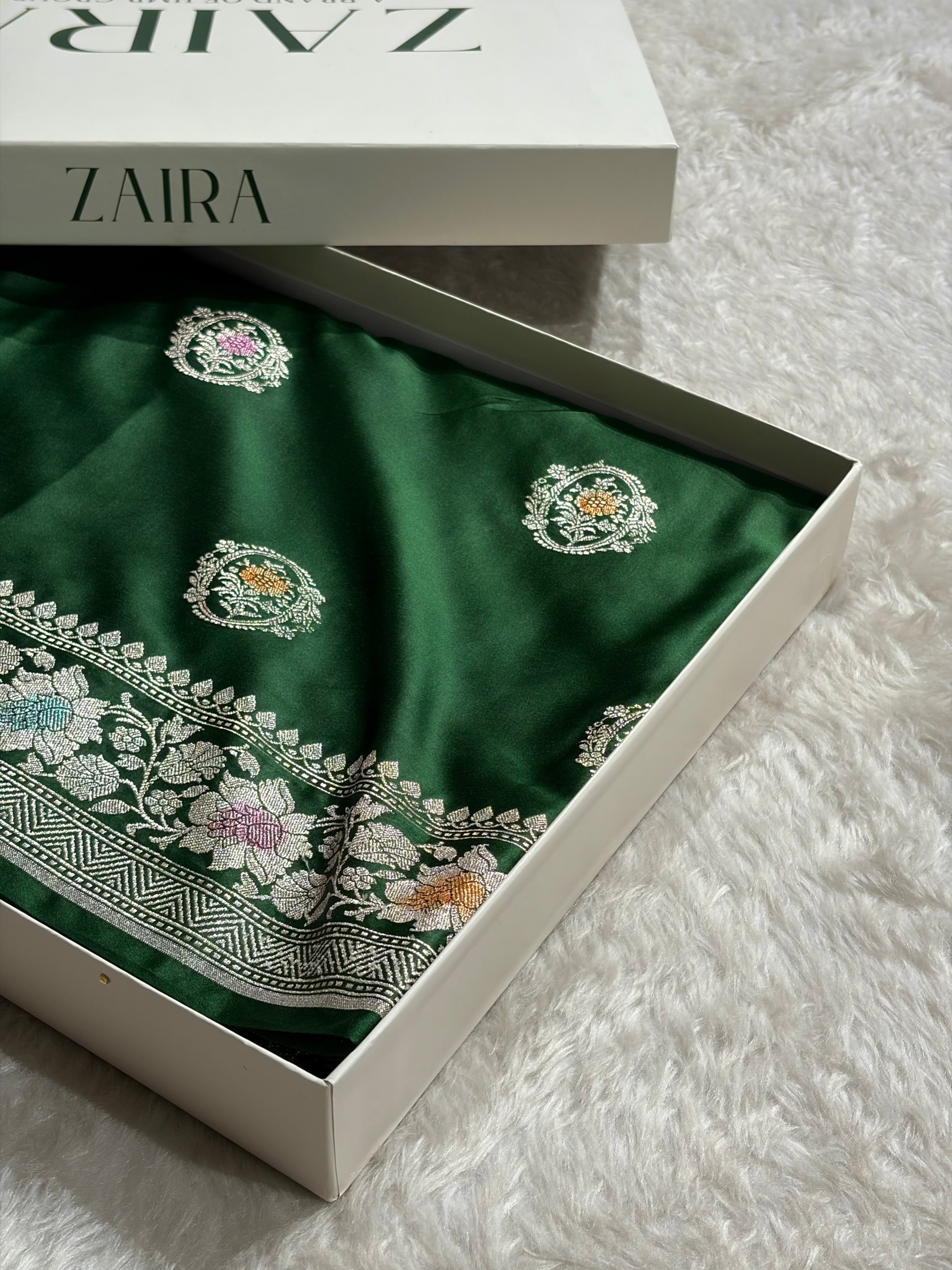 Bottle Green Shades Minkari Boota Mashru Silk Saree MCS24