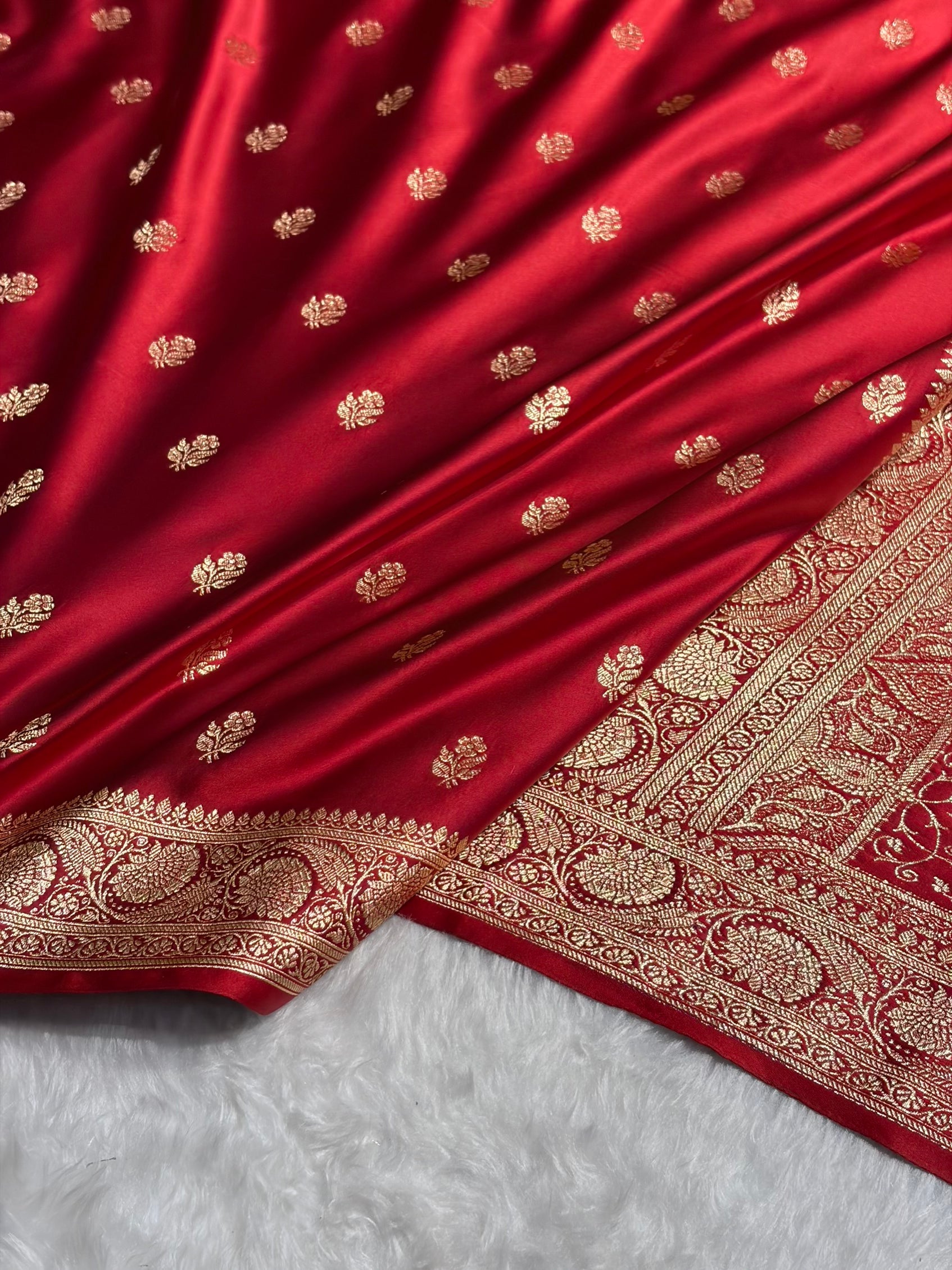 Cross Red Floral Boota Pattern Satin Katan Silk Saree SK71