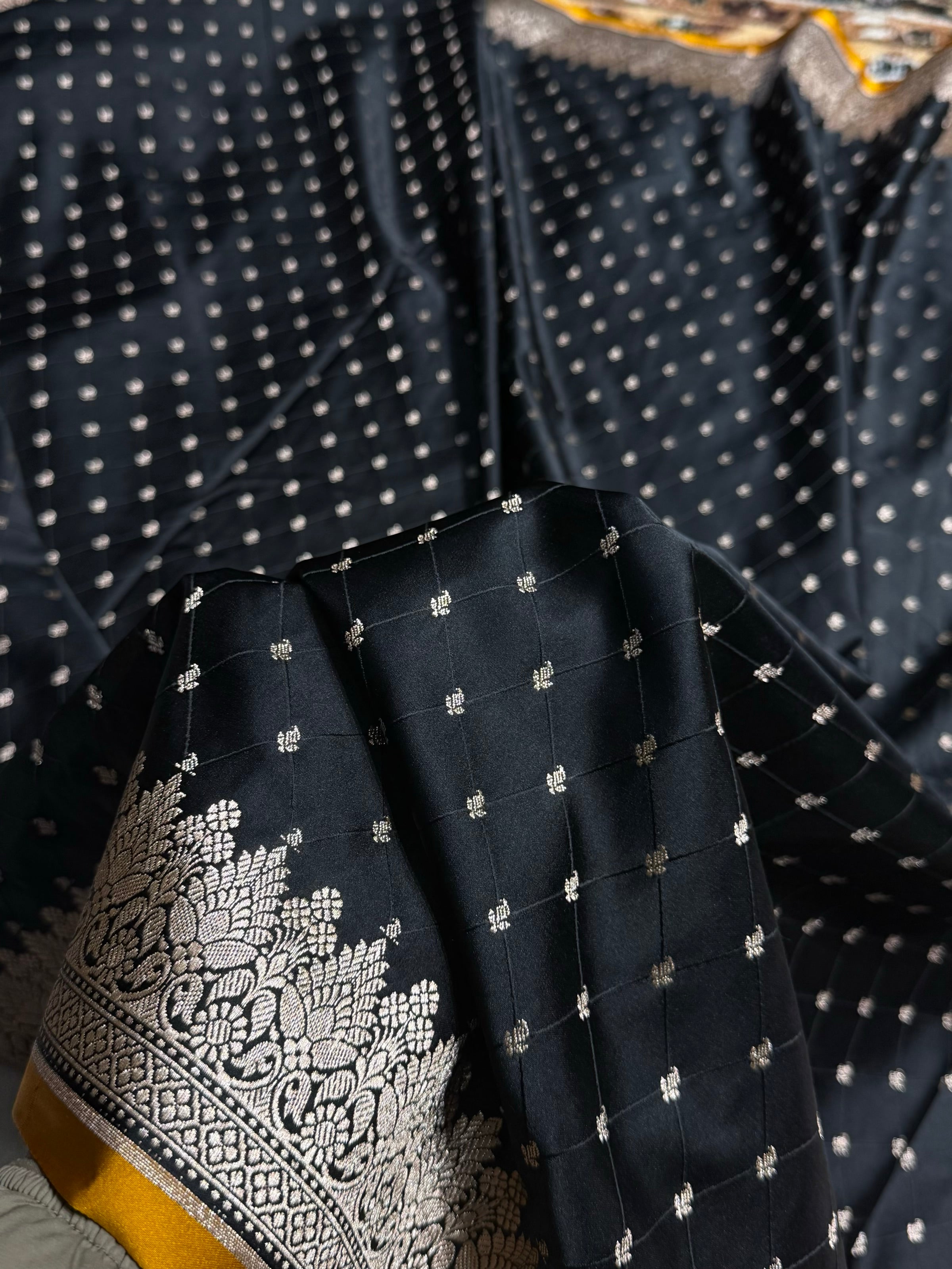 Banarasi Black Shades Tanchoi Motif Mashru Silk Saree MST-09