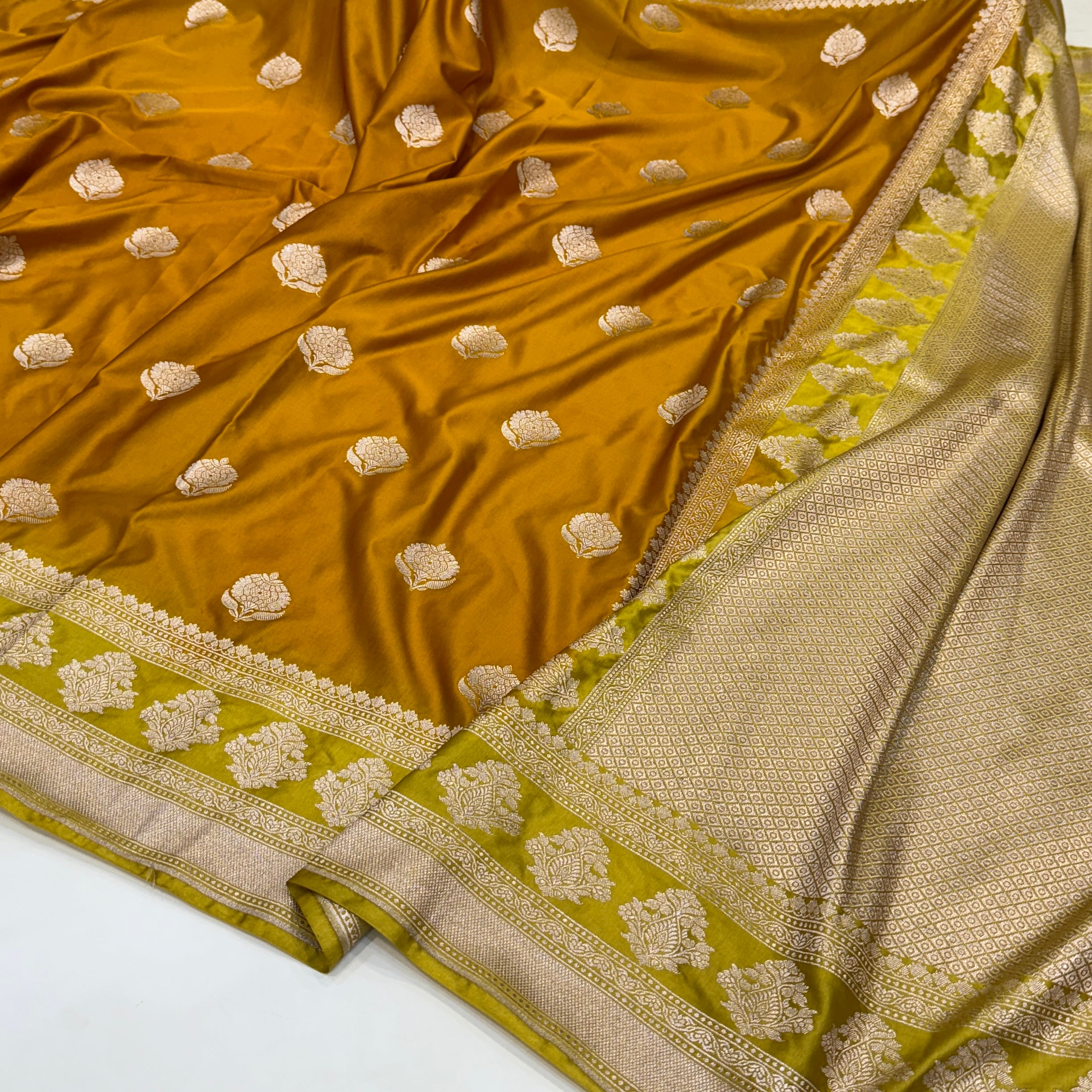 Contrast Mustard -yellow  Combination Border Mashru Silk Saree With Big Border
