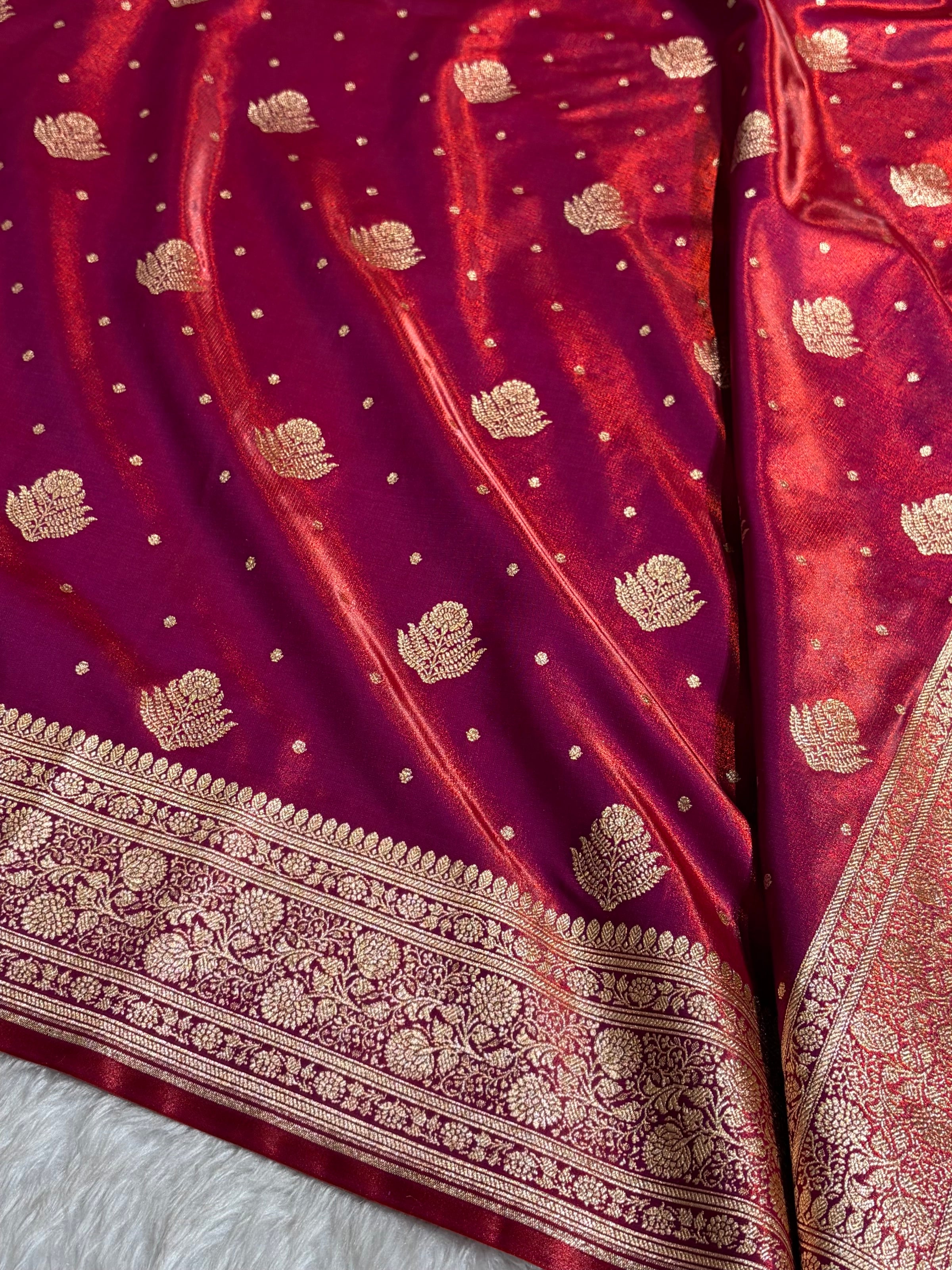 Banarasi Magentic Red Shades Booti Pattern Banarasi Satin Silk Saree SS59
