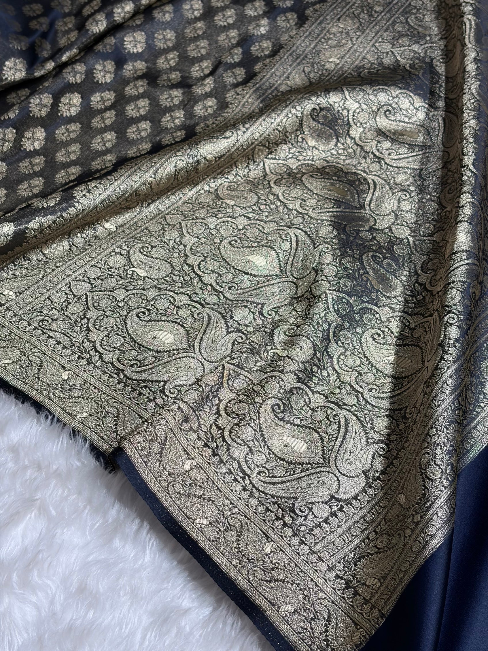 Banarasi Cross Navy Blue Shades Satin Tissue Silk Saree In Booti motif ST01