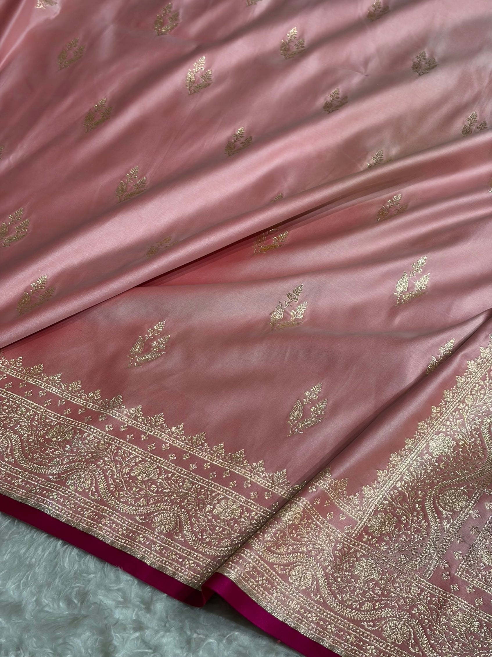 Banarasi Baby Pink Booti Pattern Katan Silk Saree