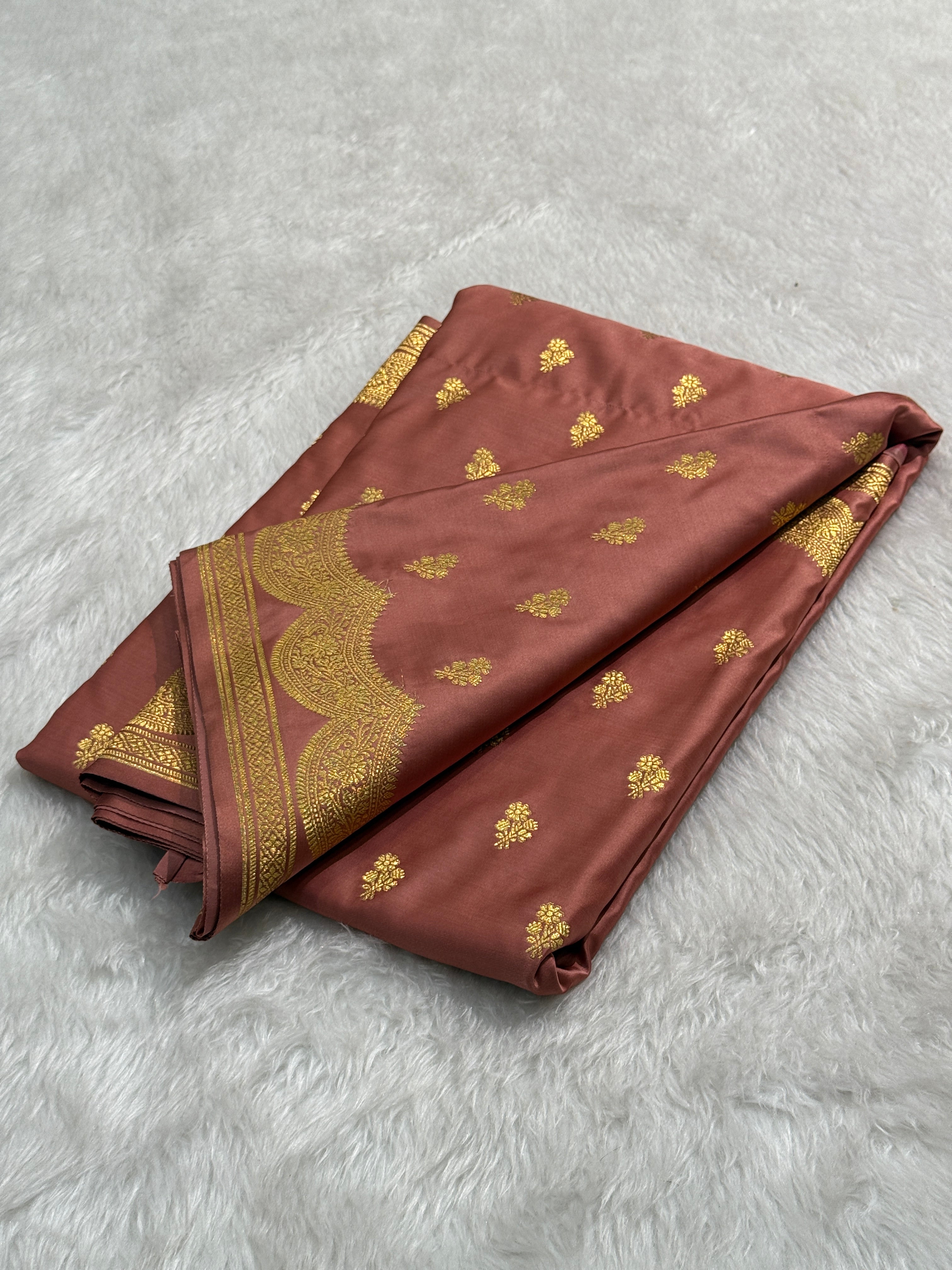 Dusty Peach Scallop Booti Mashru Silk Banarasi Saree