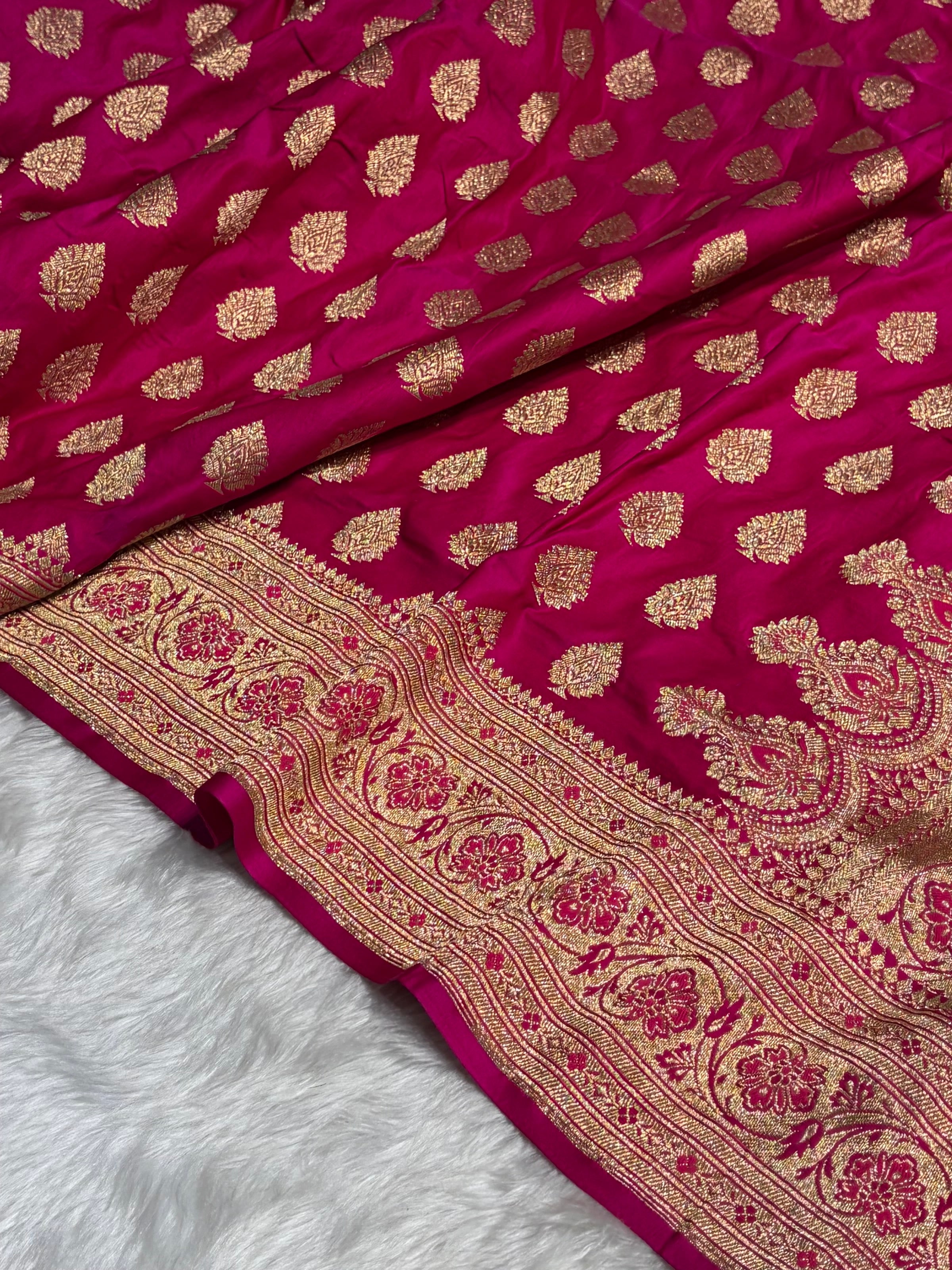 Rani Katan Silk Saree In Boota Floral Motif