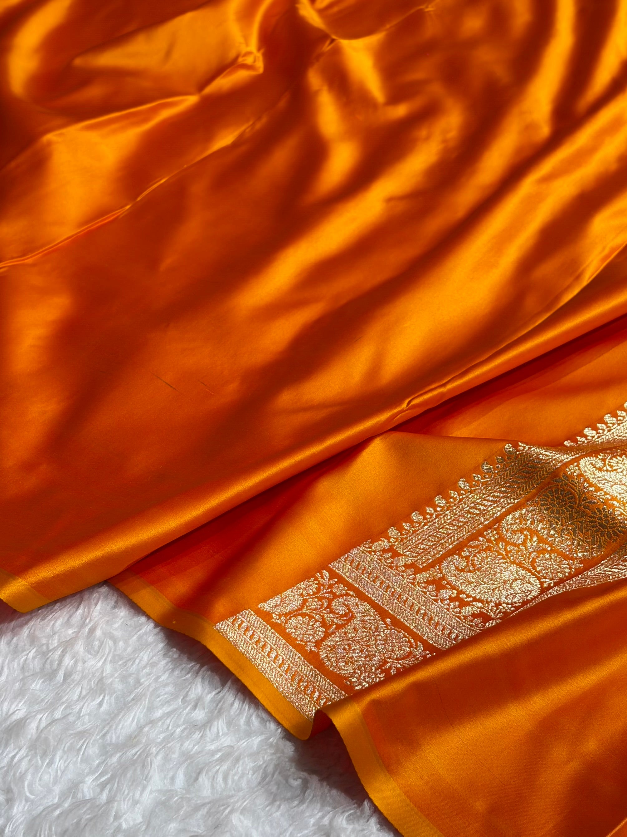 Banarasi Satin Katan Saree Booti Pattern in Fire Gold Shades SK137