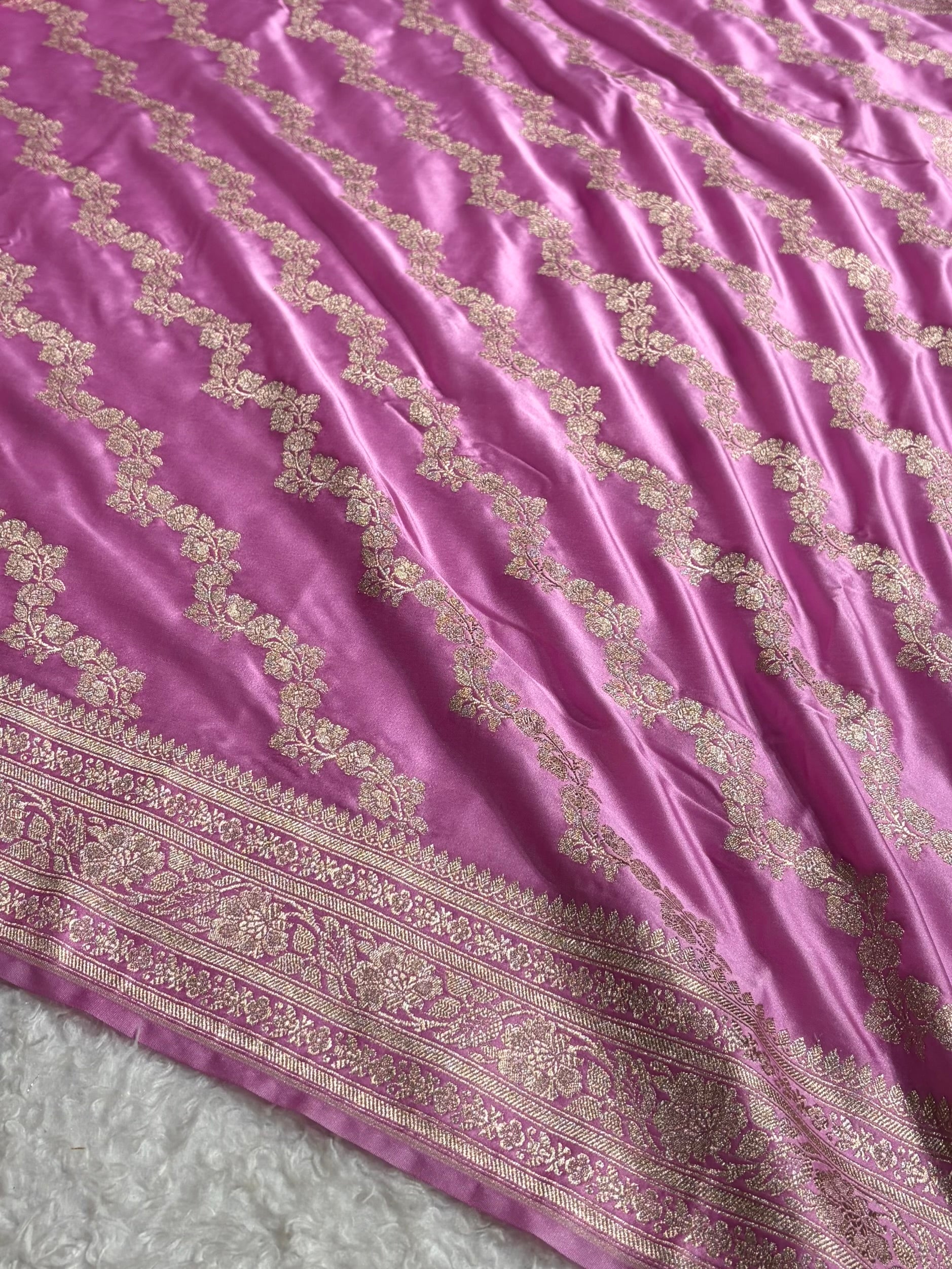 Banarasi Blush Pink Cross Pattern Mashru Silk Saree MS02