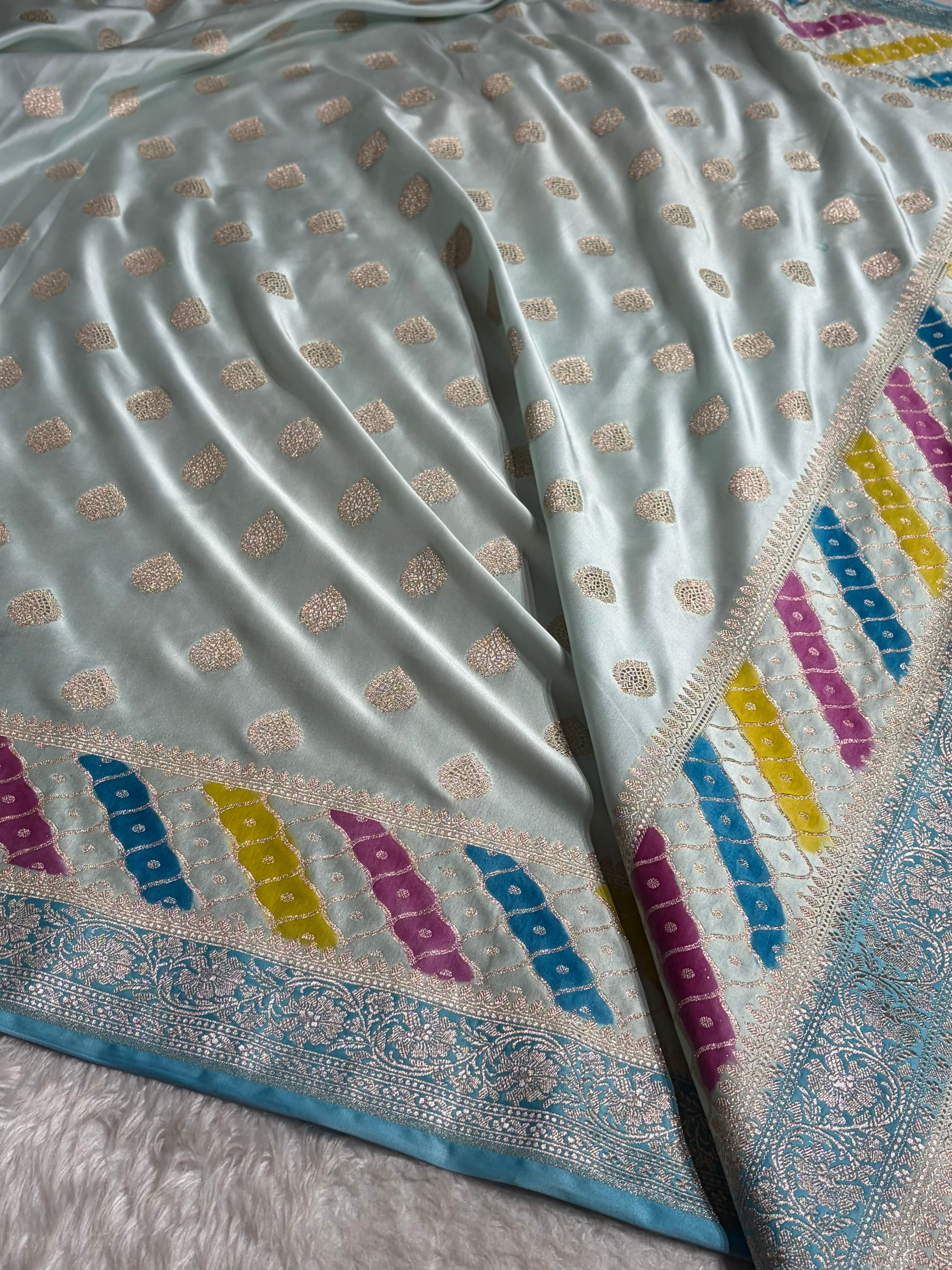White Shade With Rangkat Border Pattern Mashru Silk Saree